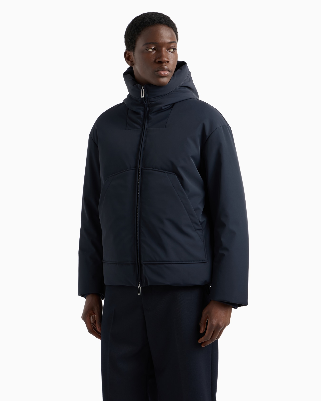 Daunenjacke mit Kapuze, gefertigt aus wasserabweisendem Nylon-Twill Folie 1