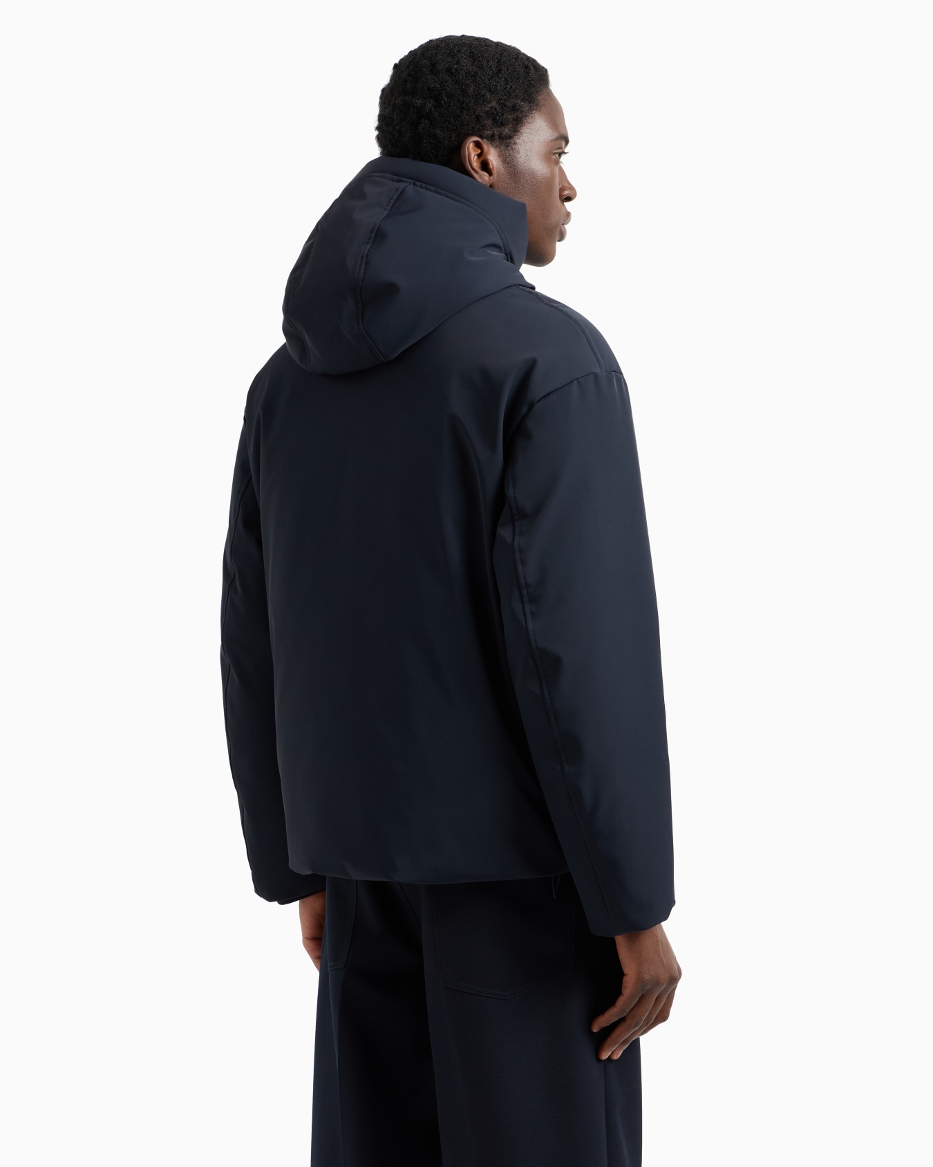 Daunenjacke mit Kapuze, gefertigt aus wasserabweisendem Nylon-Twill Folie 2