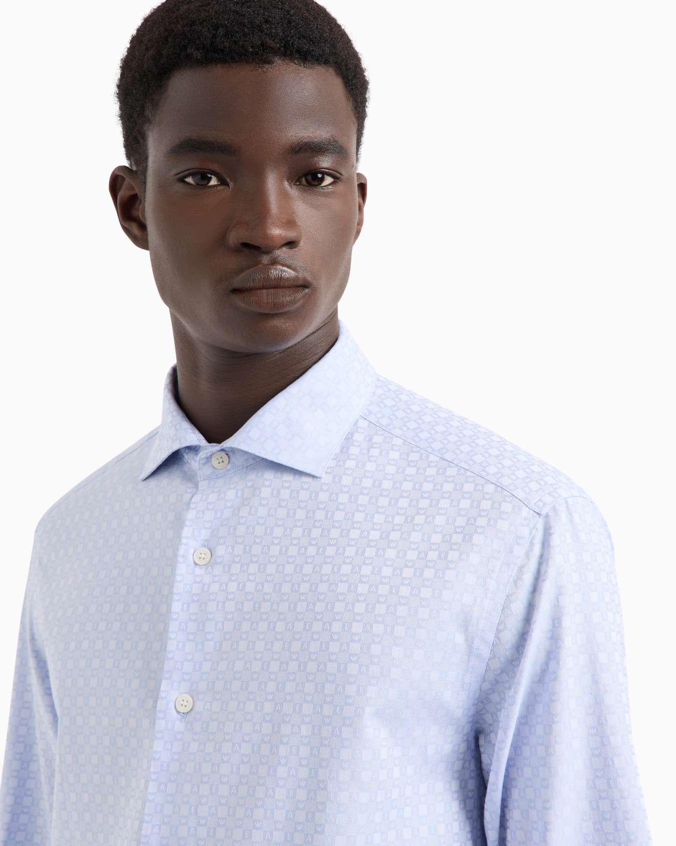 Camisa de algodón en tejido jacquard con fantasía integral de logotipo Diapositiva 4