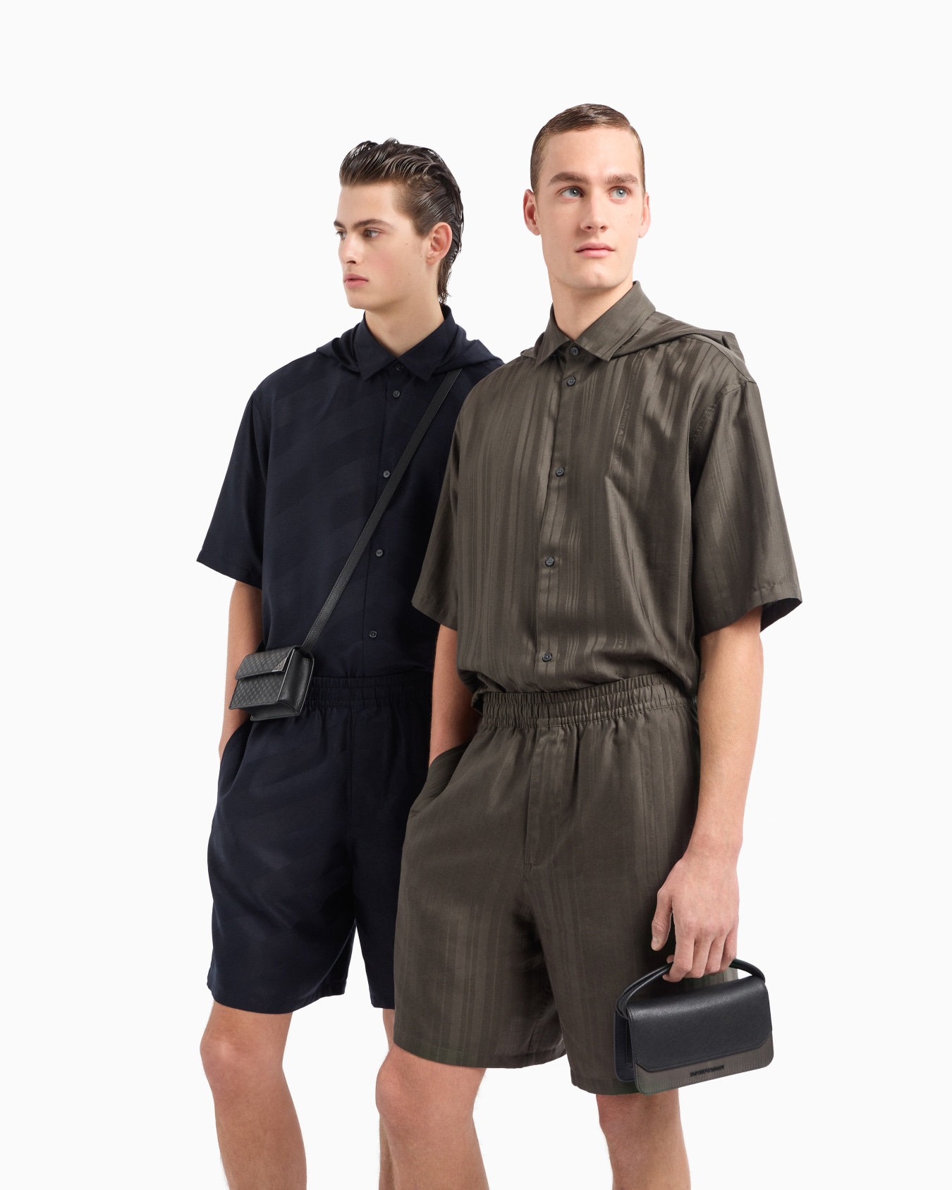 Camisa de corte cómodo, manga corta y capucha de lyocell con patrón integral ASV Diapositiva 5