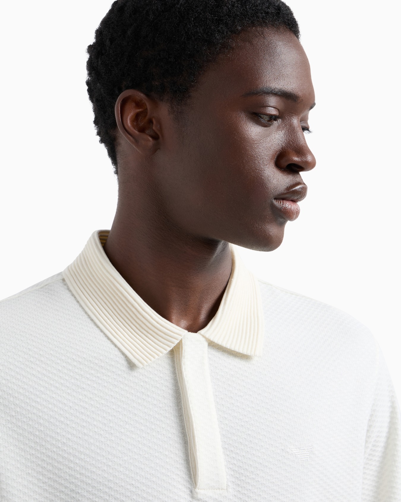 Jacquard jersey polo shirt with embossed motif Slide 4
