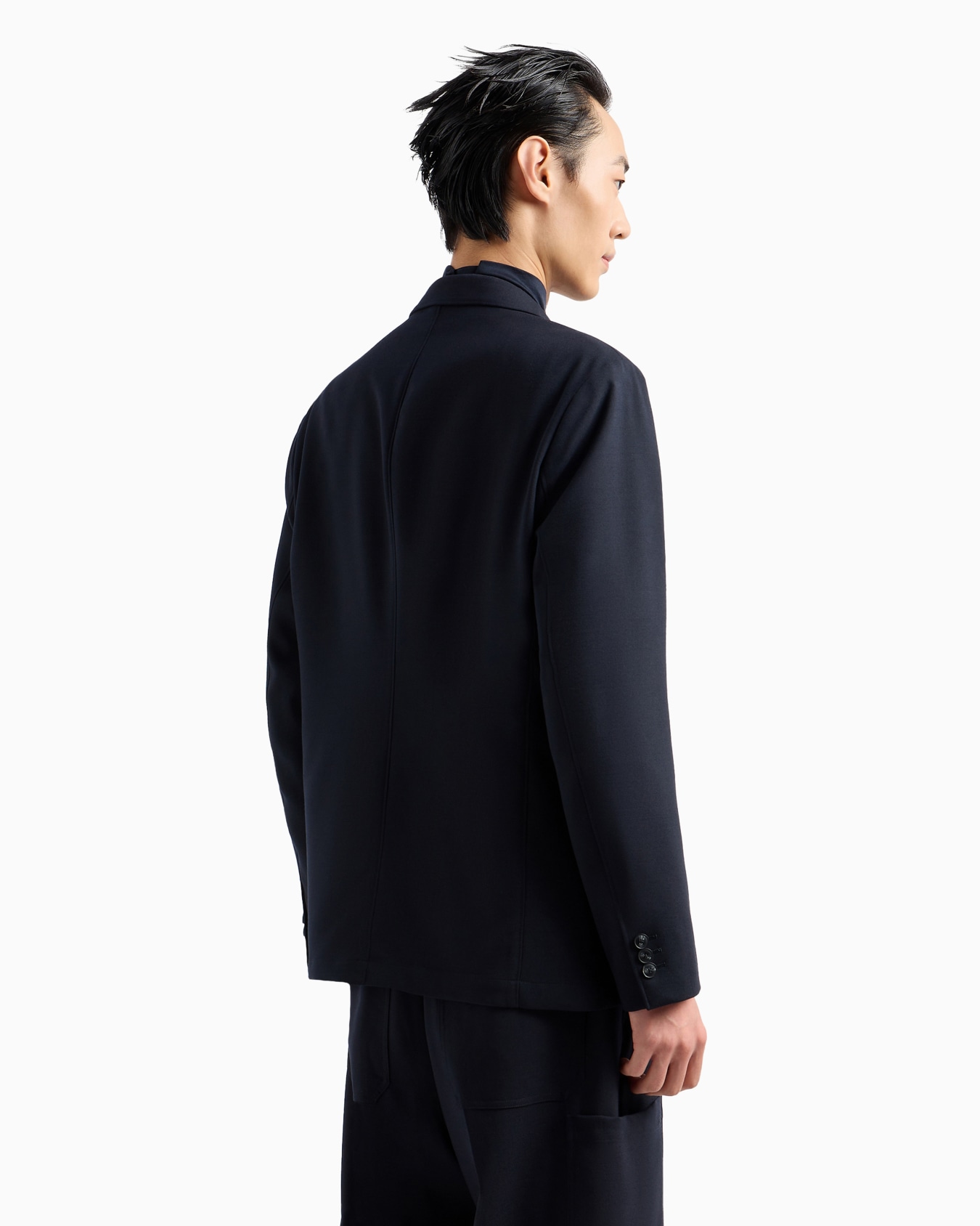 Single-breasted blazer in a virgin wool blend Slide 3