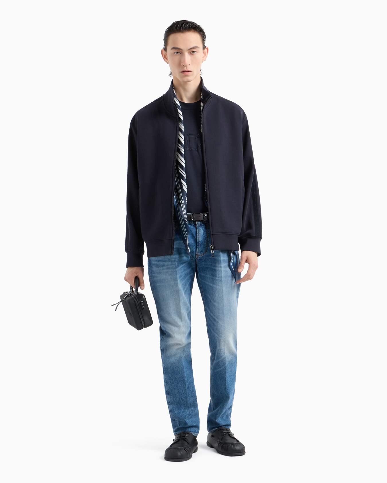 J06 Slim-fit, 12.2 oz stone-washed denim jeans with veining Slide 3