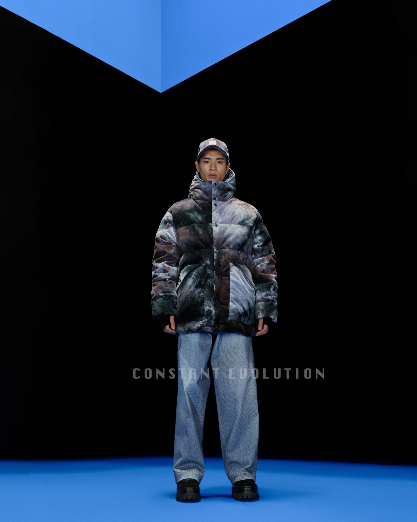 ASV Black Blue capsule collection stretch twill cotton bull jeans with trompe l'oeil print Slide 6