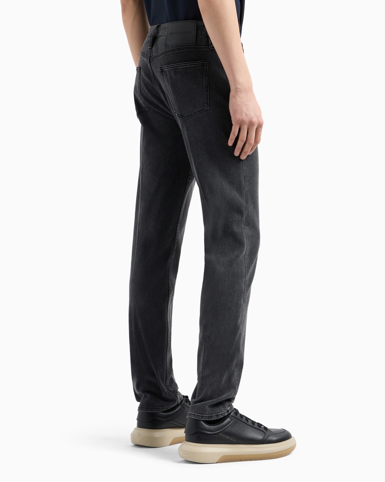 Jean J75 coupe slim en denim rincé à l’eau Diapositive 2
