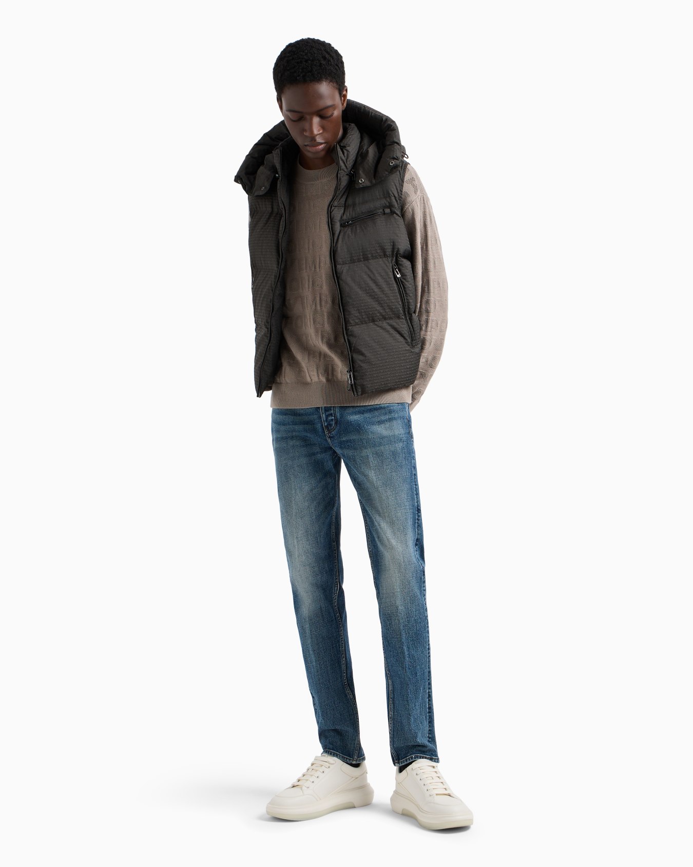 J75 Slim-fit, stone-washed denim jeans with whisker lines Diapositiva 3