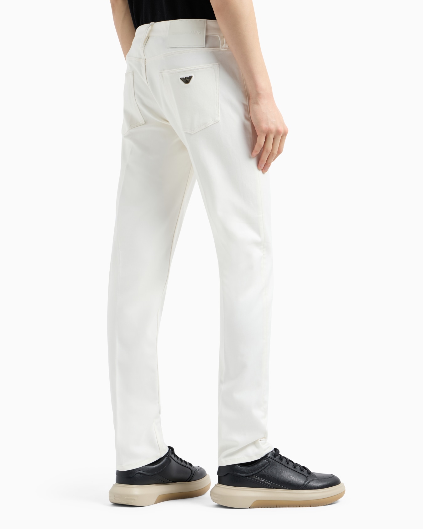 J75 Slim-fit comfort-denim jeans Slide 2