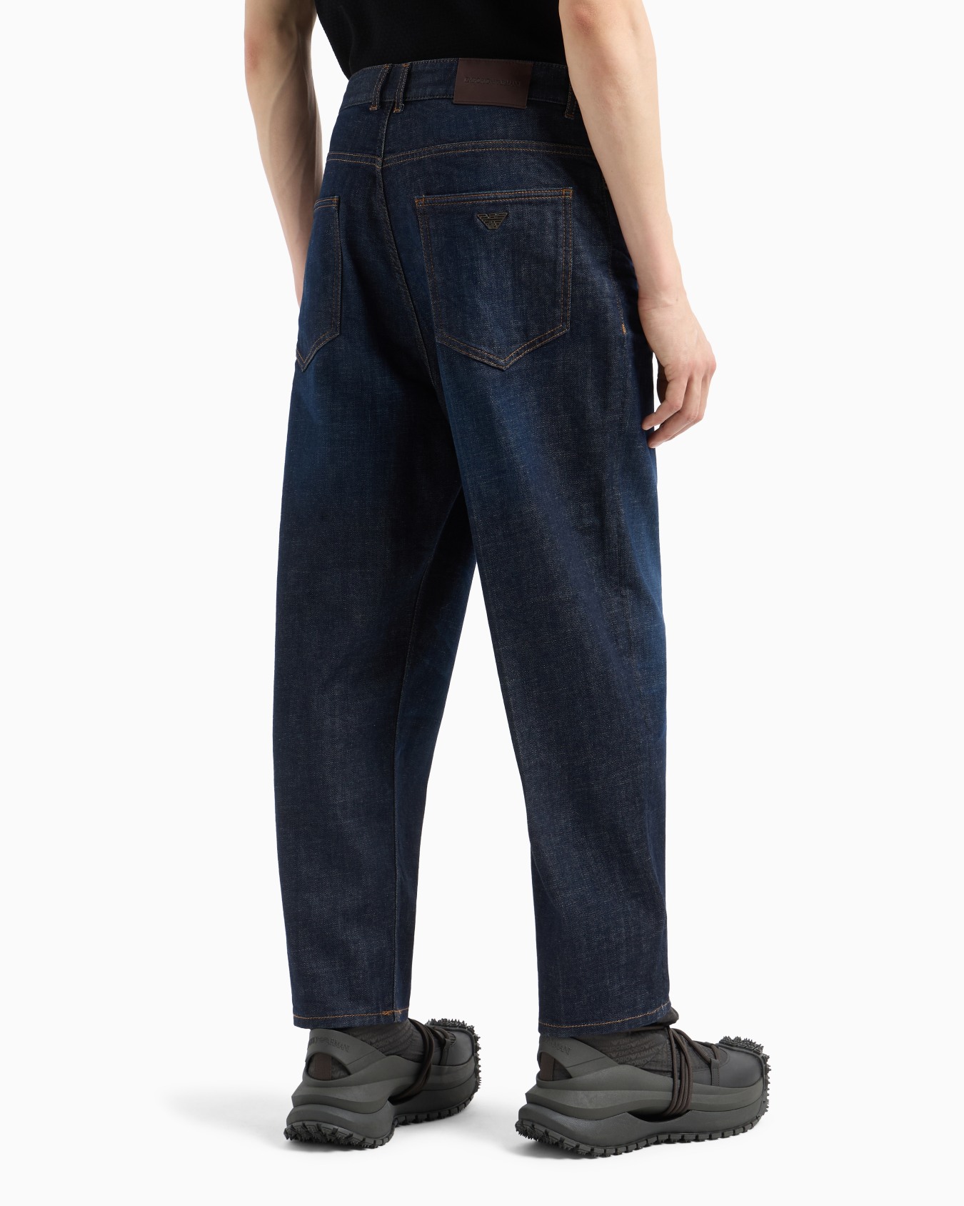 J79 Carrot-fit 11.4 oz rinse-wash denim jeans with veining Slide 2