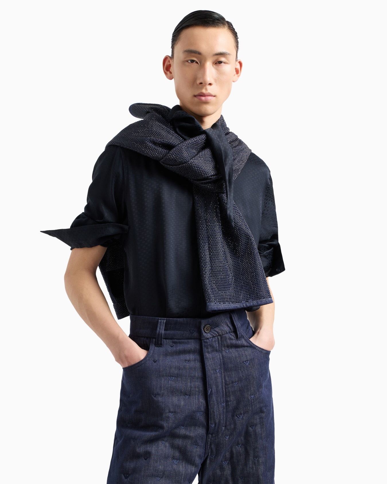 Jean en denim avec broderie micro aigle all over Diapositive 5