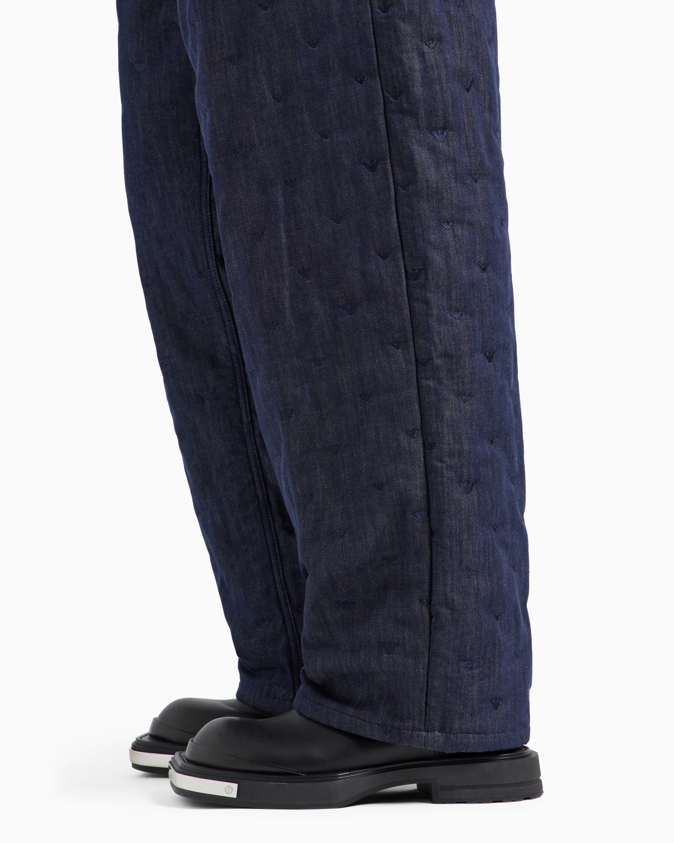 Jean en denim avec broderie micro aigle all over Diapositive 7