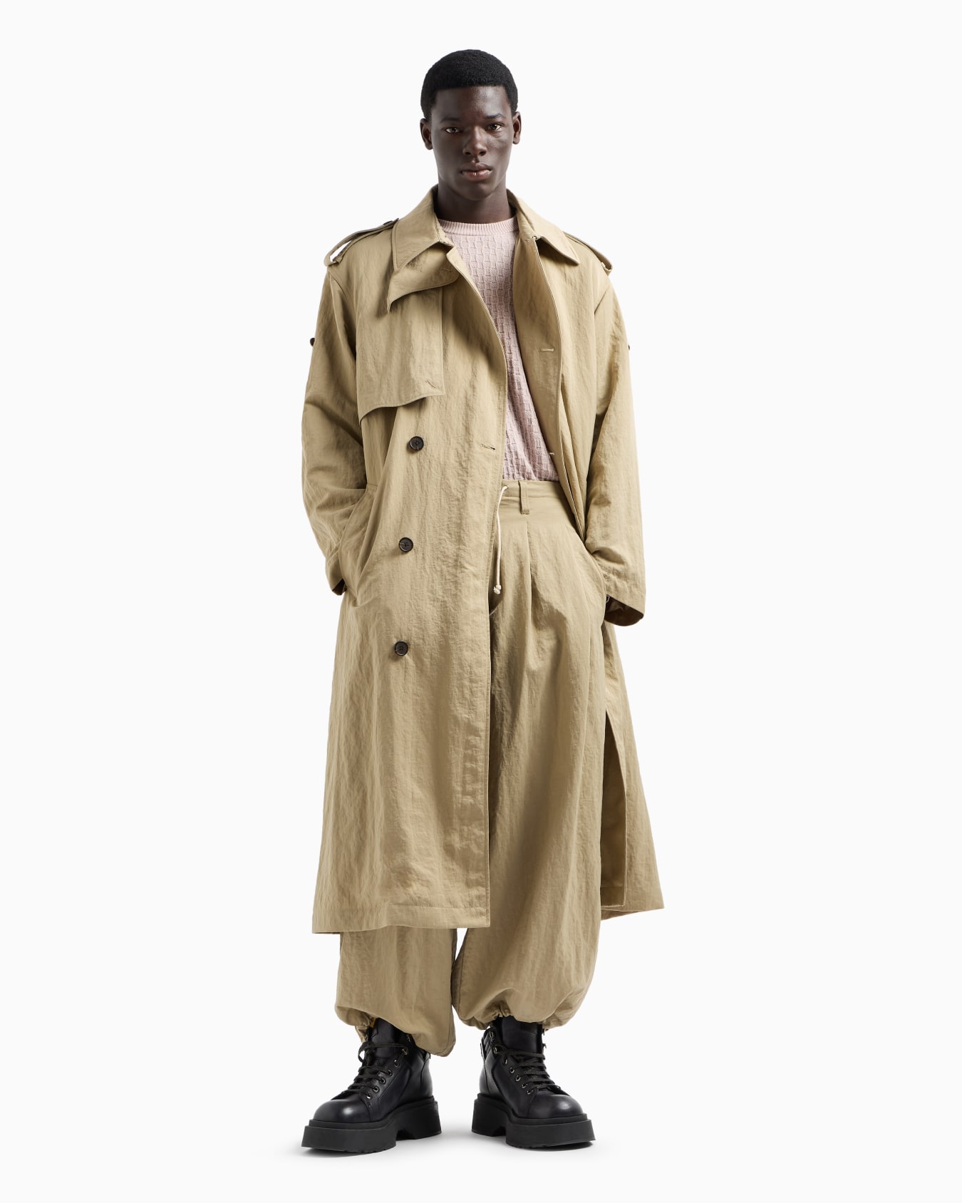Double-breasted trench coat with belt in technical twill Slide 3