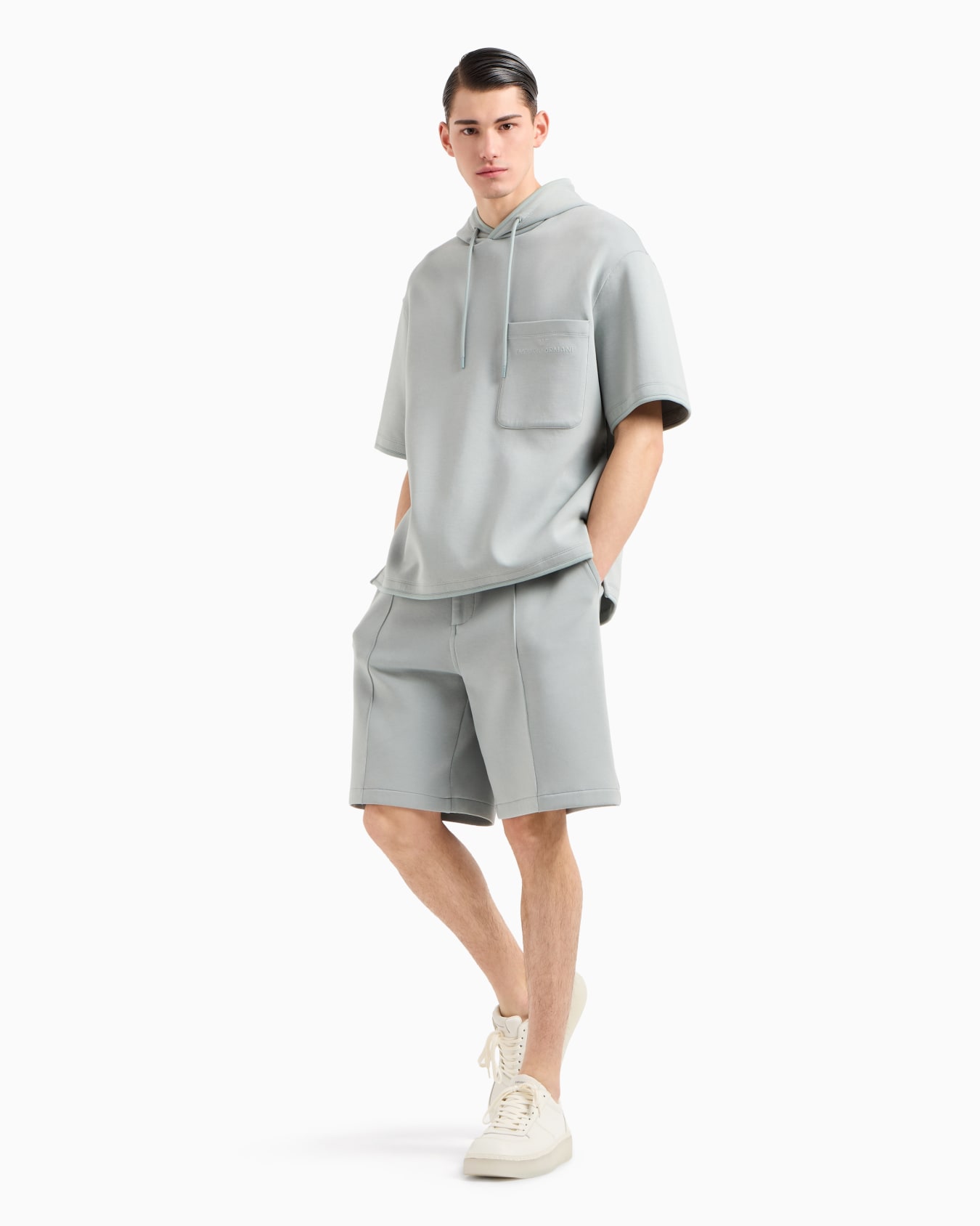 Sudadera de manga corta de punto doble con capucha y bolsillo de parche Diapositiva 3