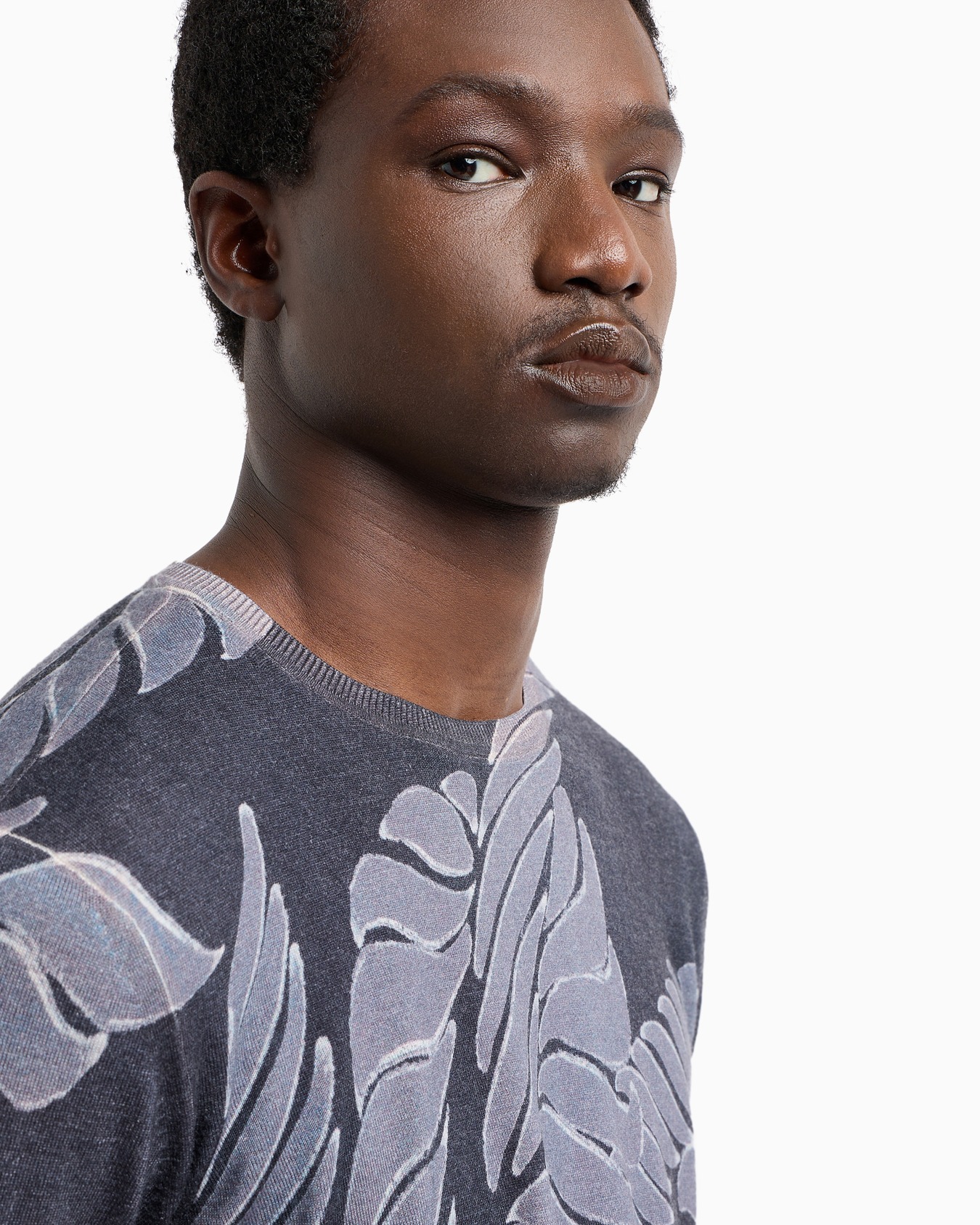 Plain-knit virgin wool jumper with maritime print Slide 5