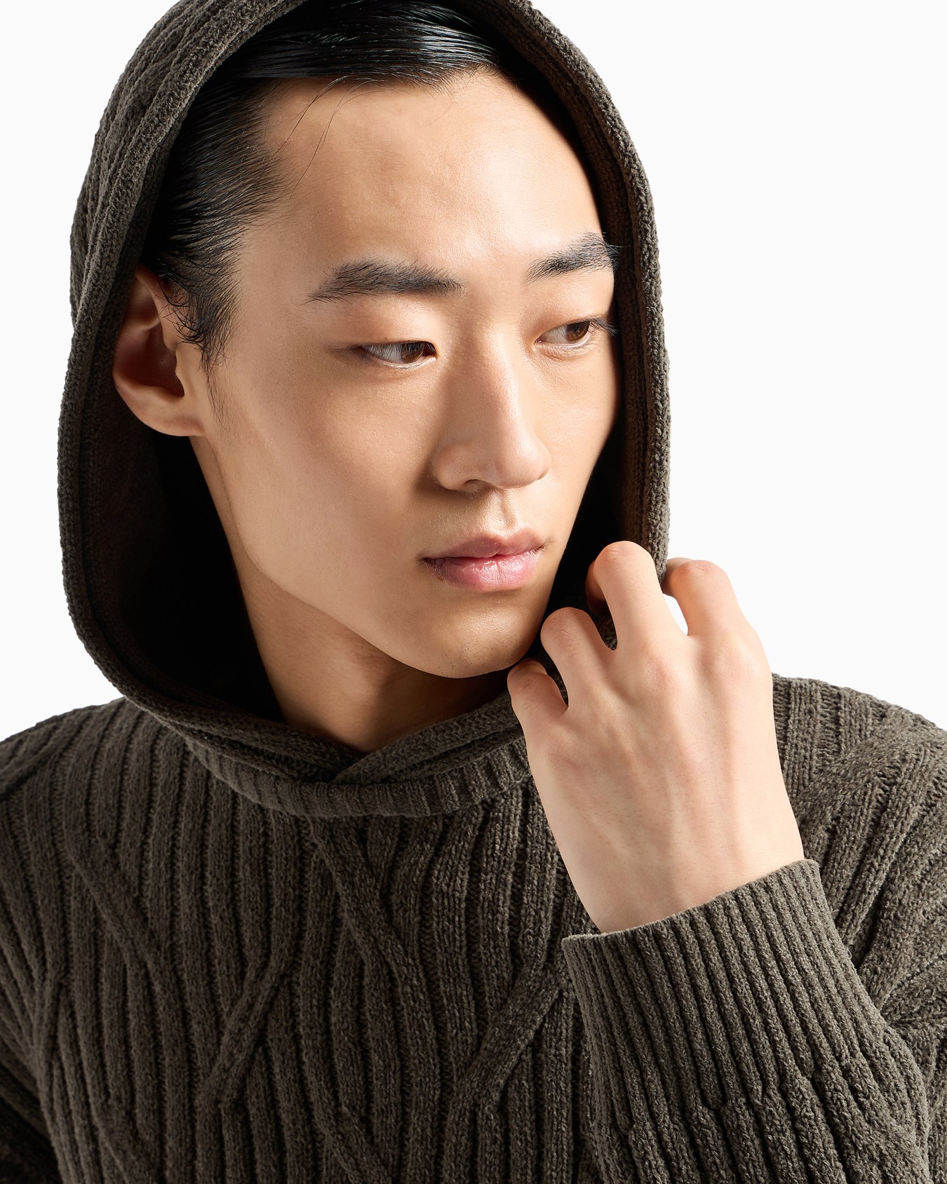 Cable-knit hooded jumper Slide 5