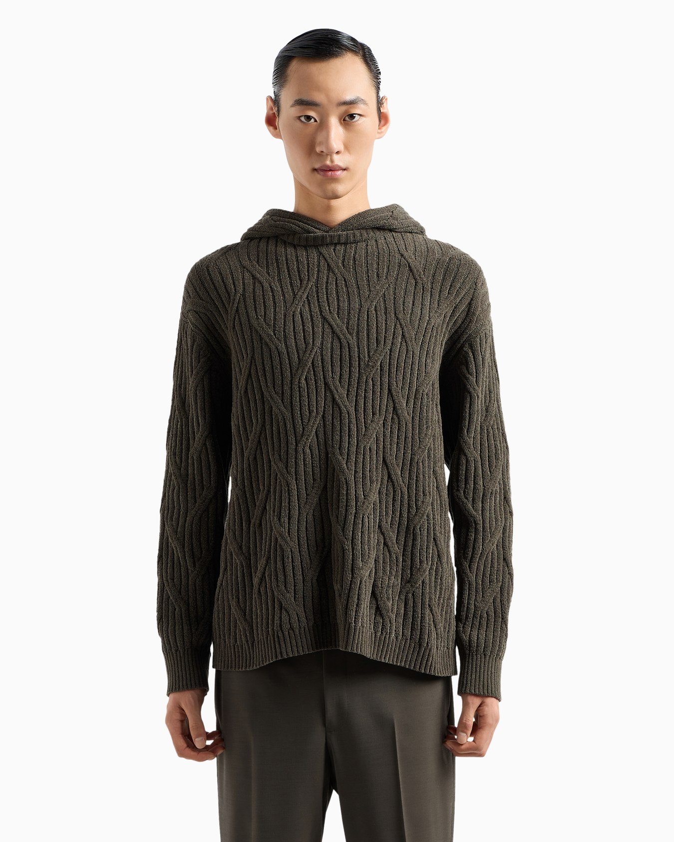 Cable-knit hooded jumper Slide 2