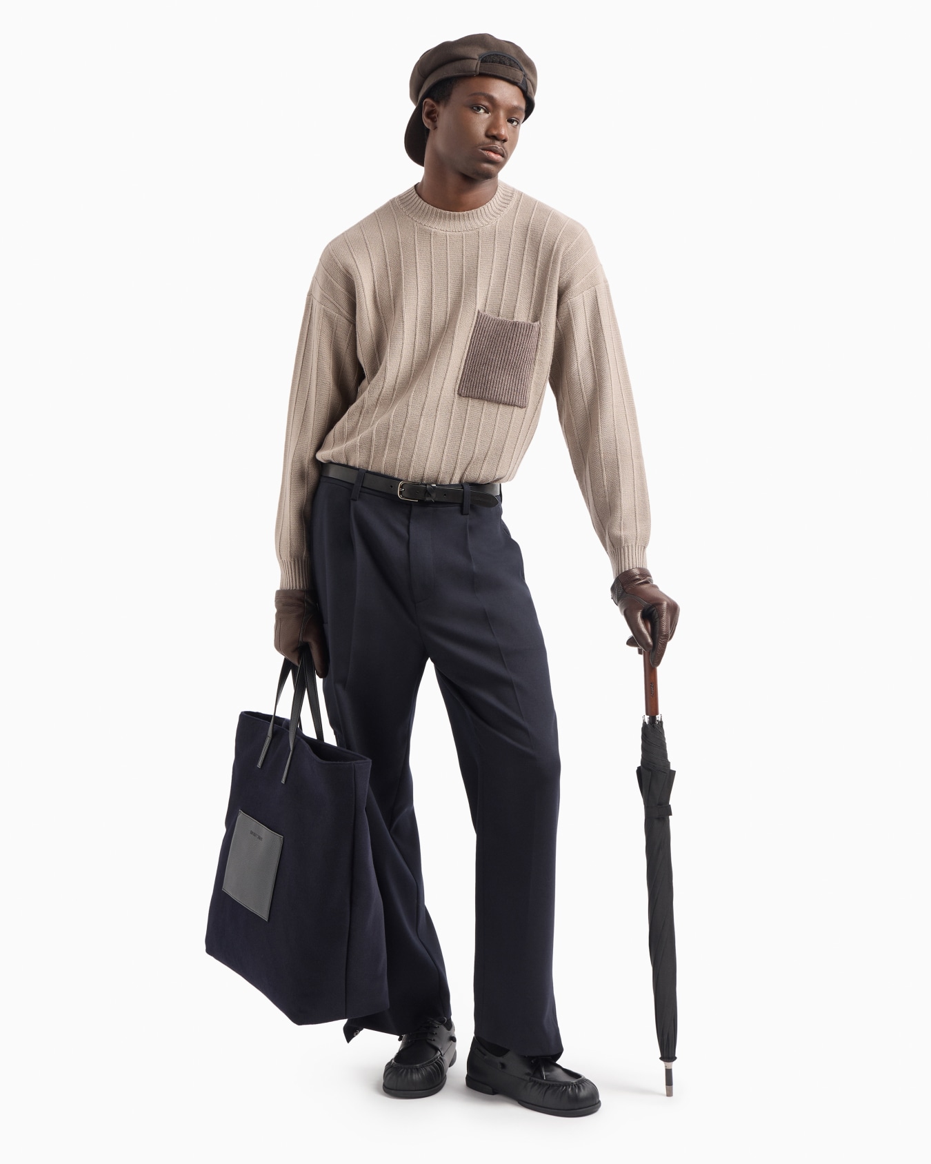 Pullover aus Schurwolle in breiten Rippenmuster mit Tasche Folie 4