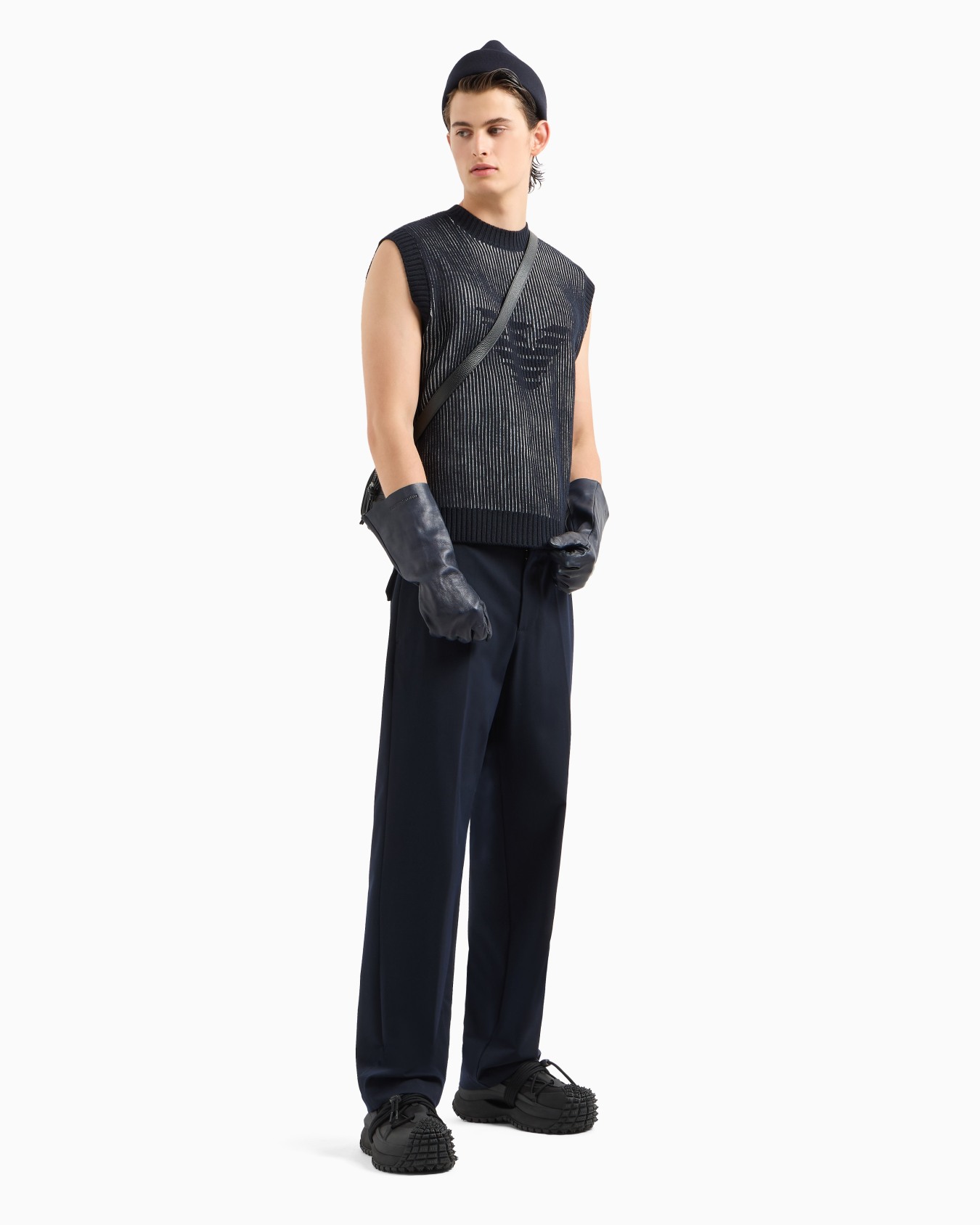 Two-tone, fisherman’s rib-knit gilet in a virgin wool blend Slide 3