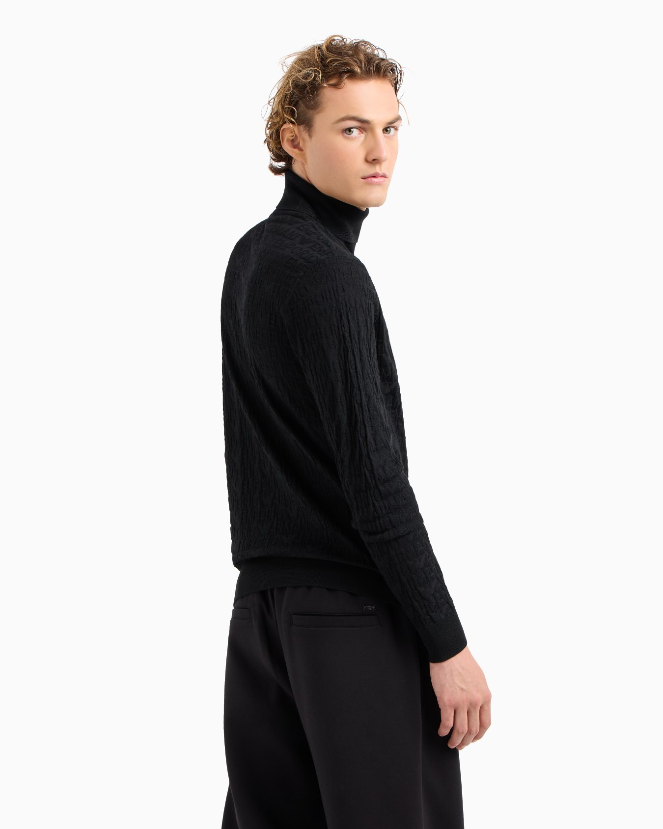 Rollkragenpullover aus Schurwolle mit Allover-Devoré-Schriftzug Folie 3