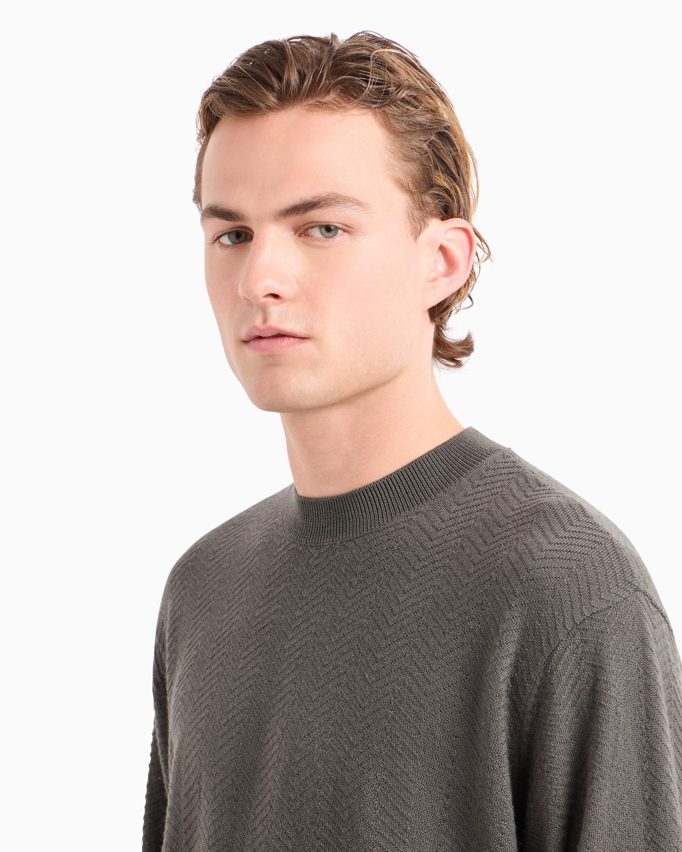 Mock-neck jumper in virgin wool with a micro-textured weave Slide 4
