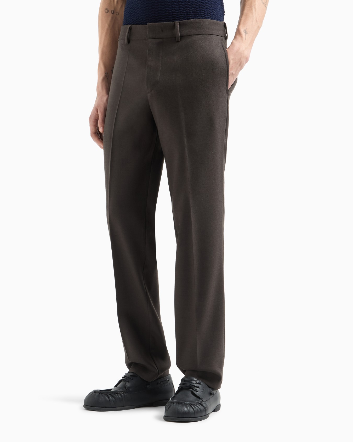 Pantalon chino avec pli en laine vierge mélangée Diapositive 1