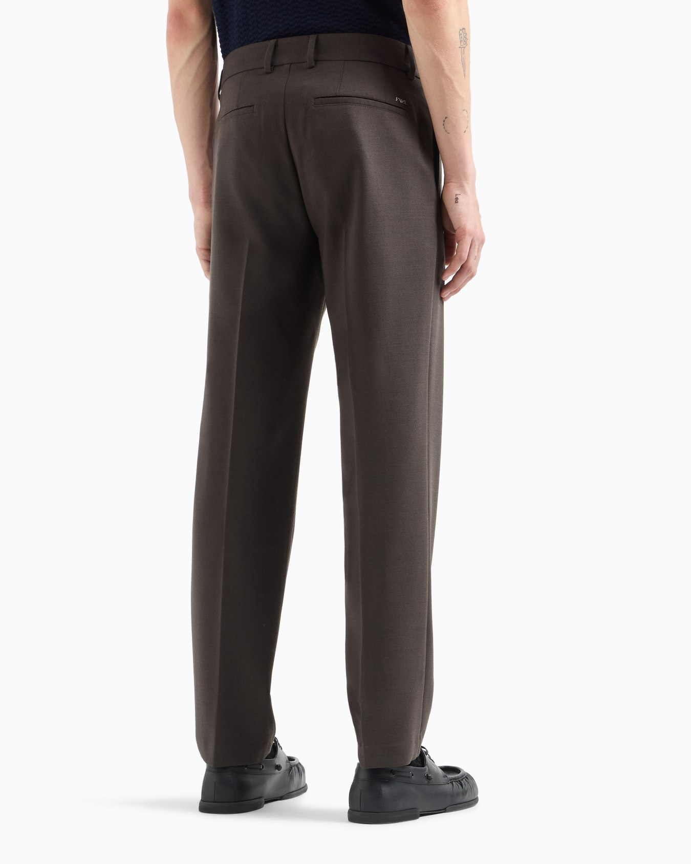 Pantalon chino avec pli en laine vierge mélangée Diapositive 2