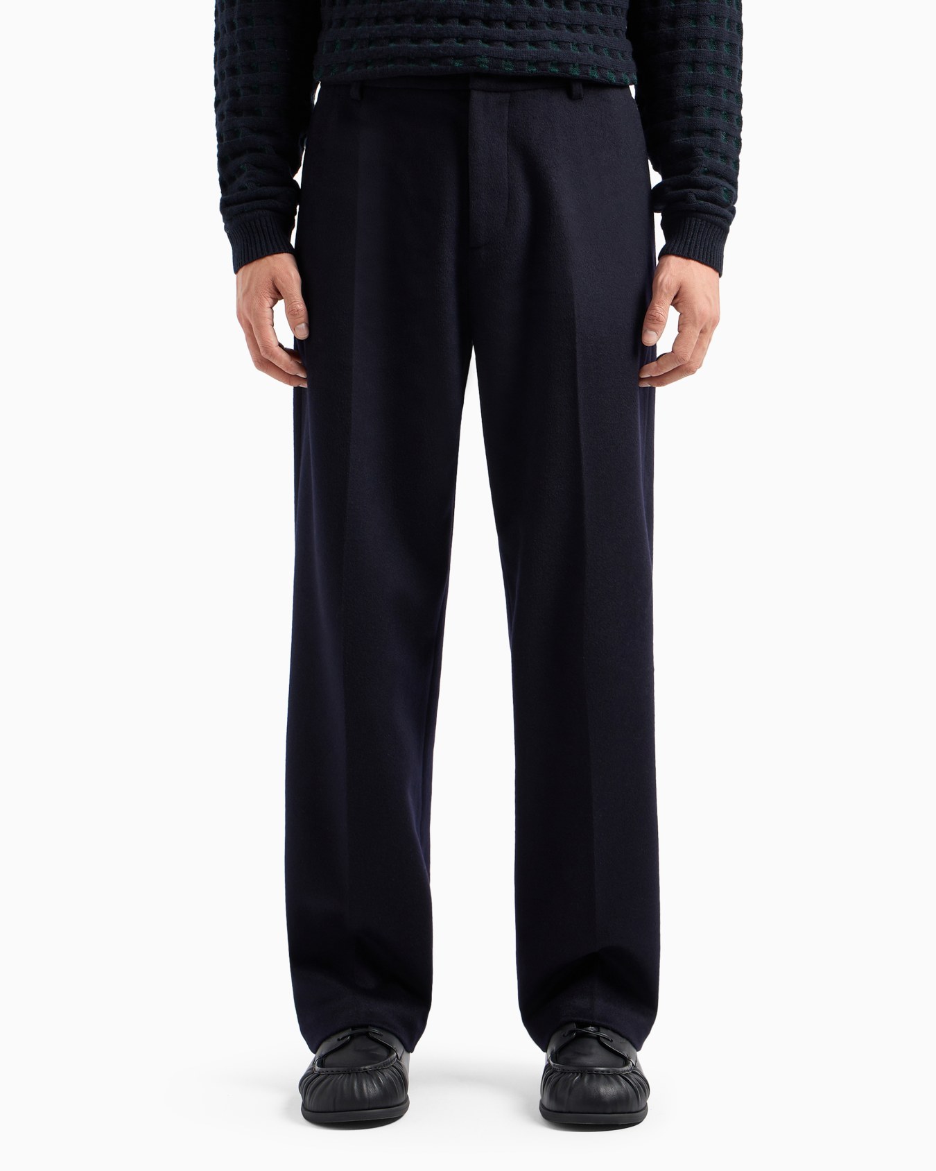 Chinos in virgin wool Slide 1