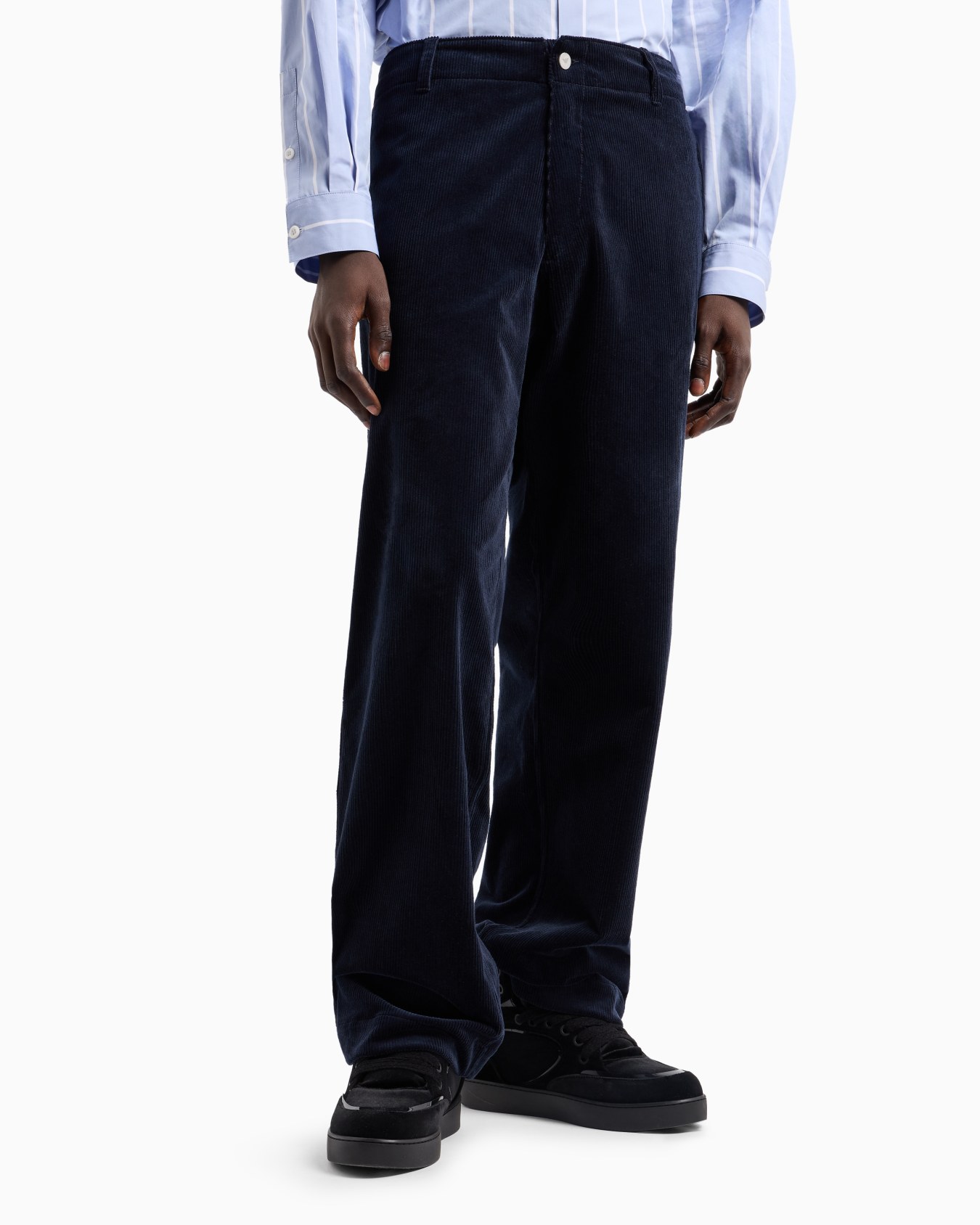 Stretch-Hose aus Bio-Cord aus der Black Blue ASV-Sonderkollektion Folie 1