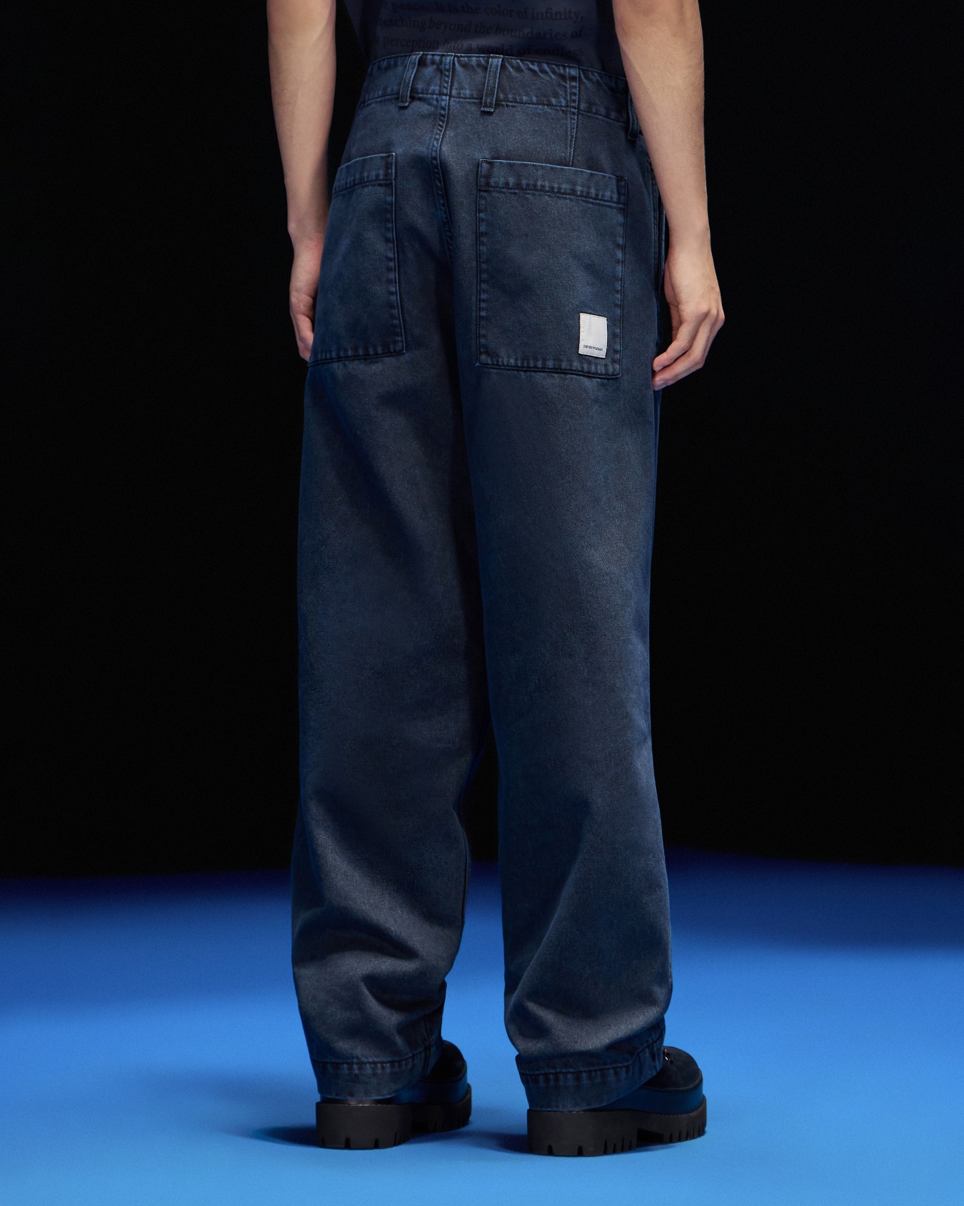 Vaqueros en denim efecto mármol con estampado cápsula Black Blue ASV Diapositiva 3