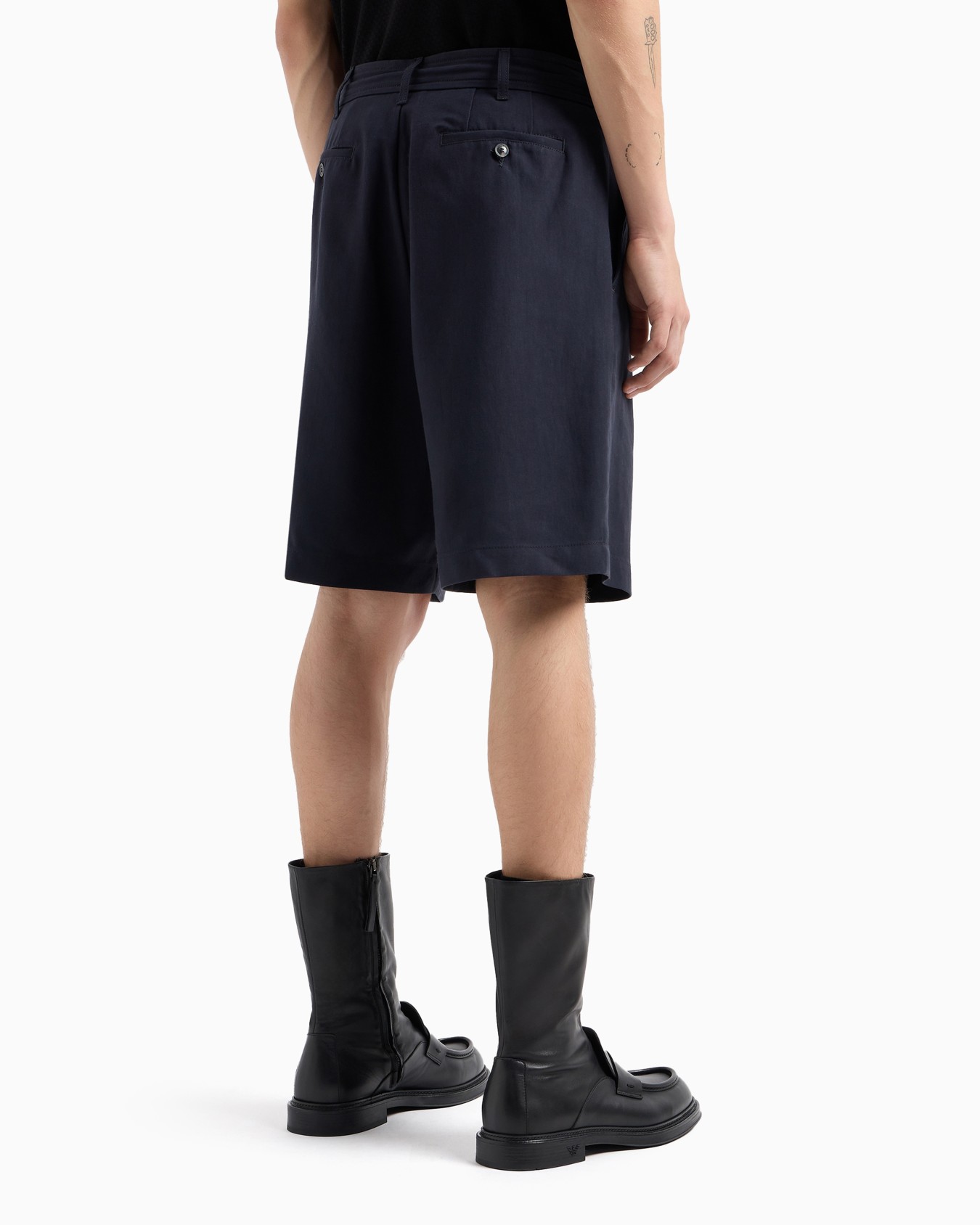 ASV peachskin Lyocell Bermuda shorts with darts and drawstring Slide 3