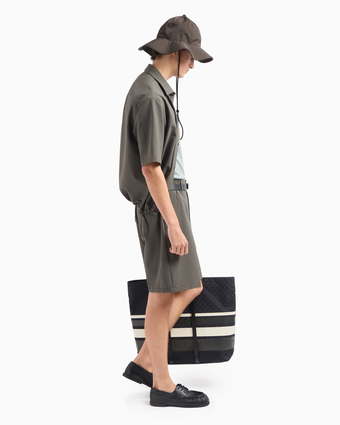 Technical seersucker, elasticated-waist chino Bermuda shorts Slide 4