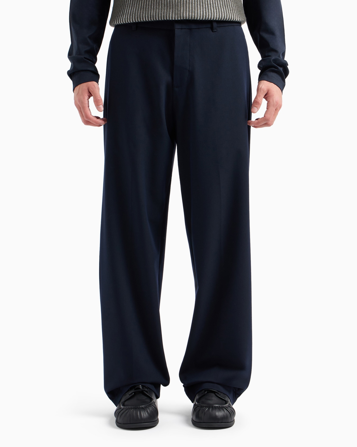 Pantaloni a gamba ampia in tessuto compatto con finish laniero Slide 2