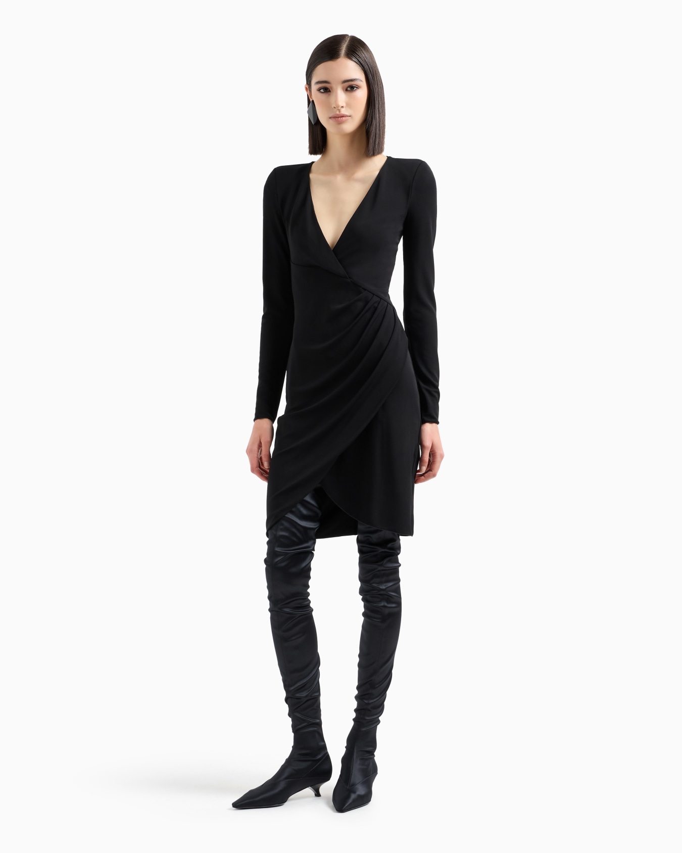 Crepe-look stretch interlock jersey dress with cross-over neckline and draping Diapositiva 1