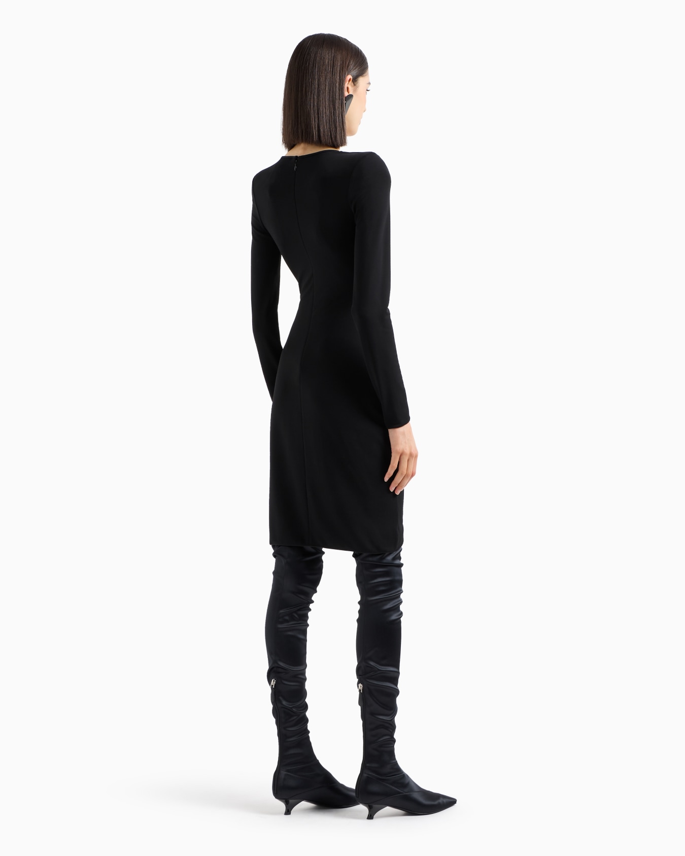 Crepe-look stretch interlock jersey dress with cross-over neckline and draping Diapositiva 2