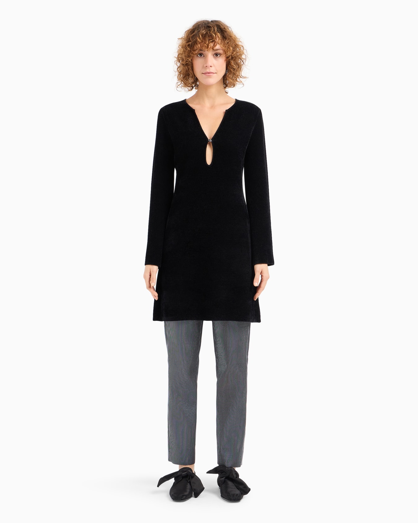Robe encolure en V en chenille laminée effet éponge Diapositive 2