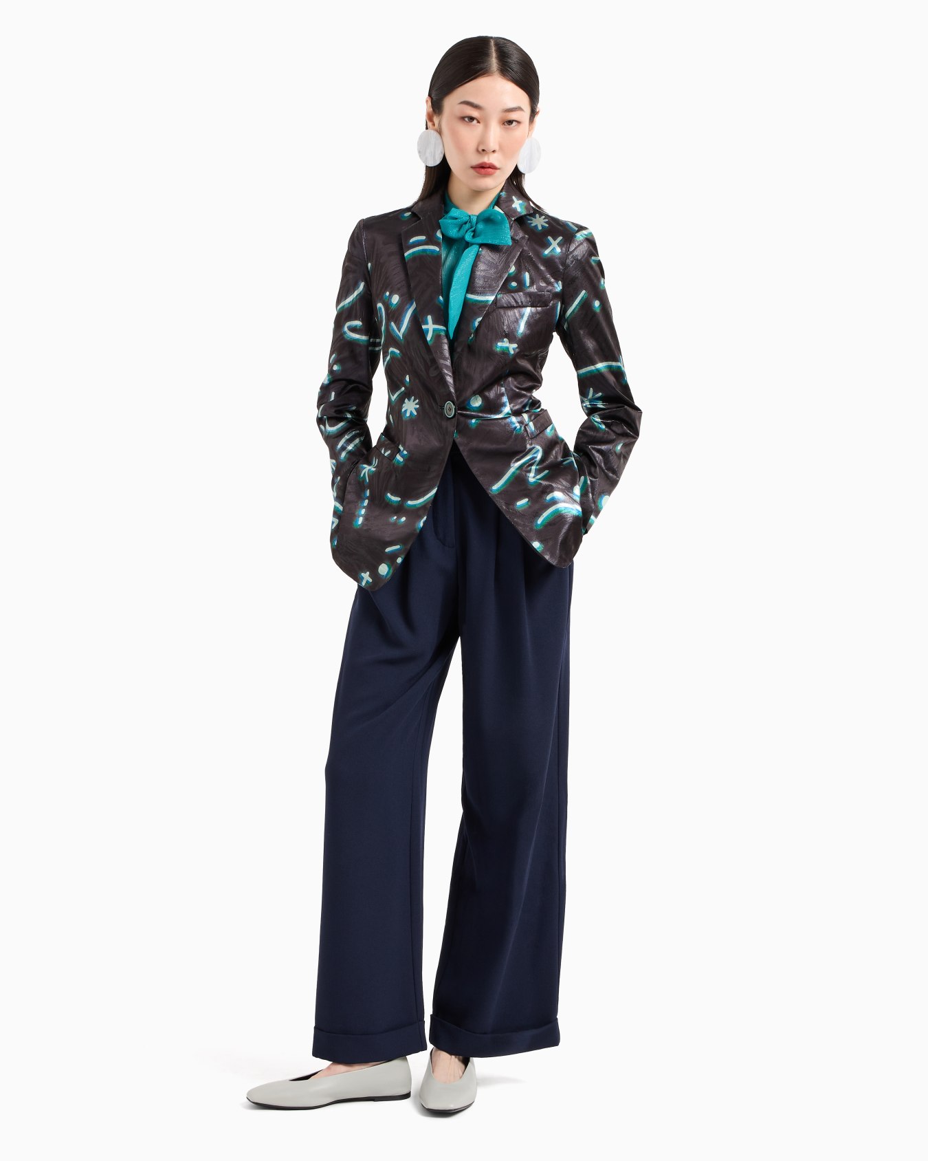 Lurex crépon silk shirt with foulard collar Slide 3