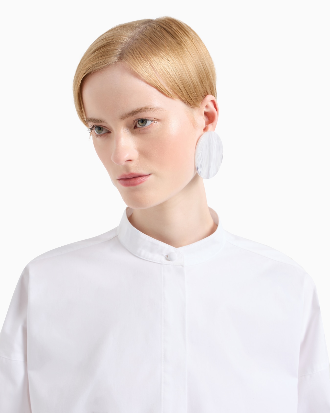 Polished cotton oversized shirt with guru collar Slide 4