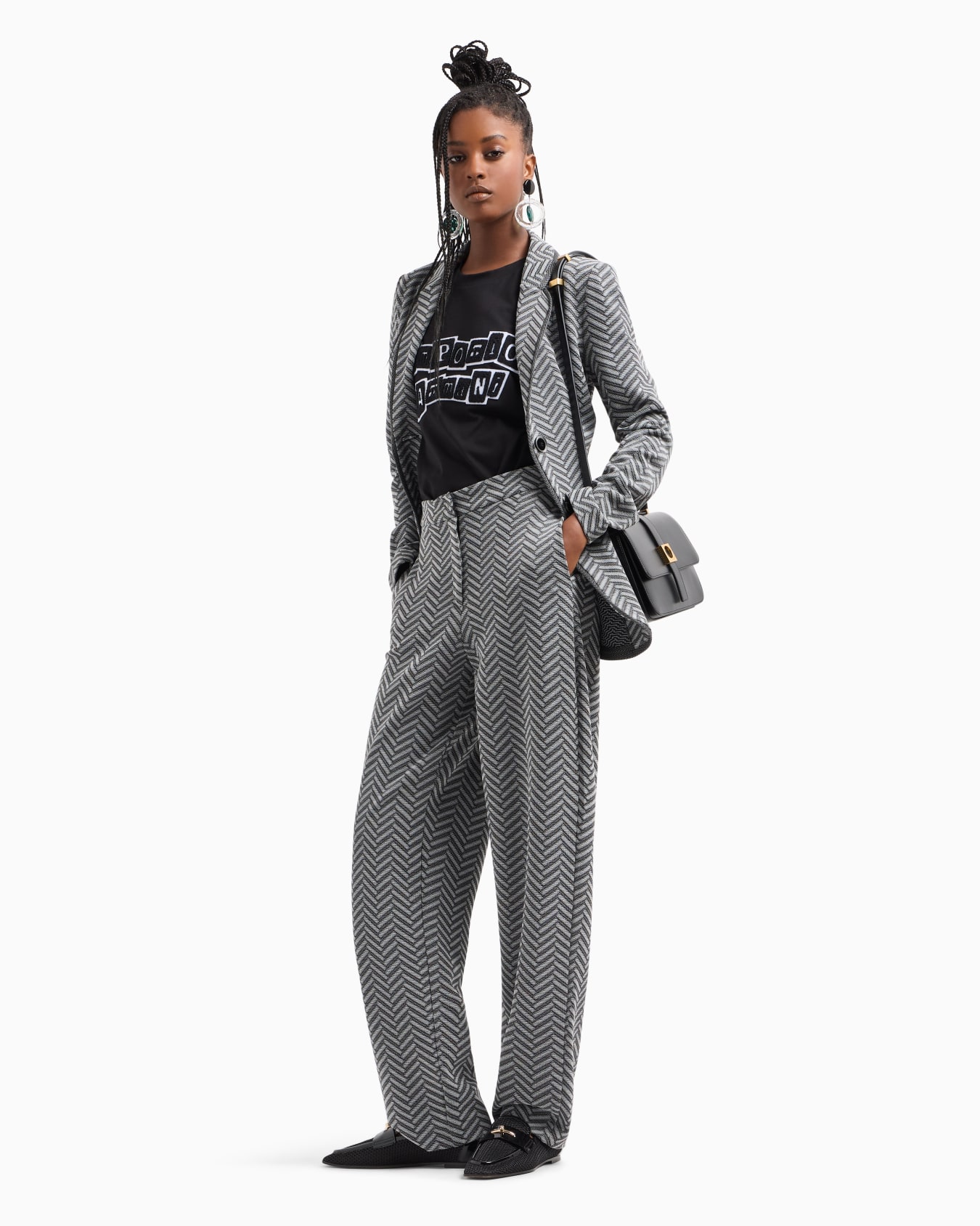 Single-breasted blazer in jacquard jersey with a chevron motif Slide 3