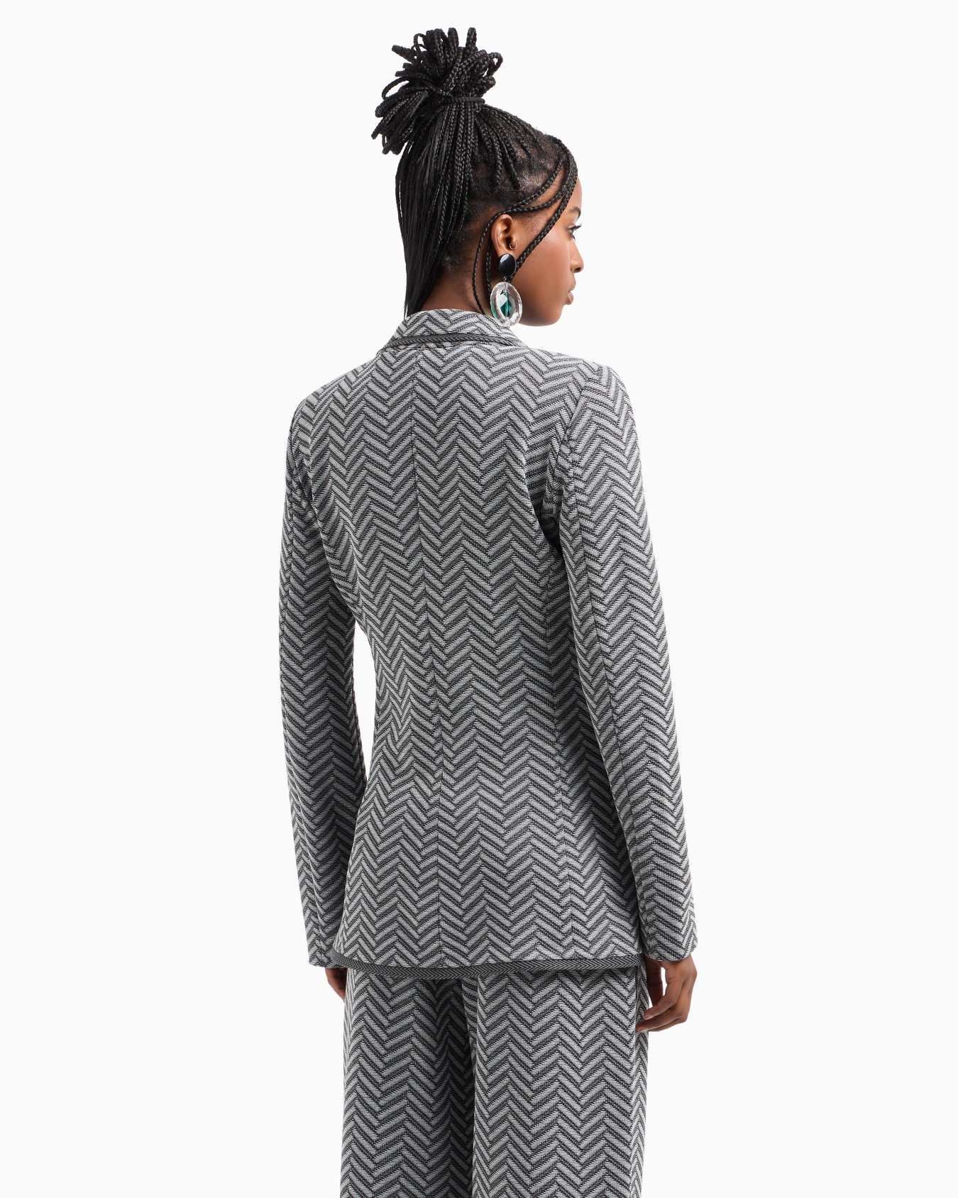 Single-breasted blazer in jacquard jersey with a chevron motif Slide 2