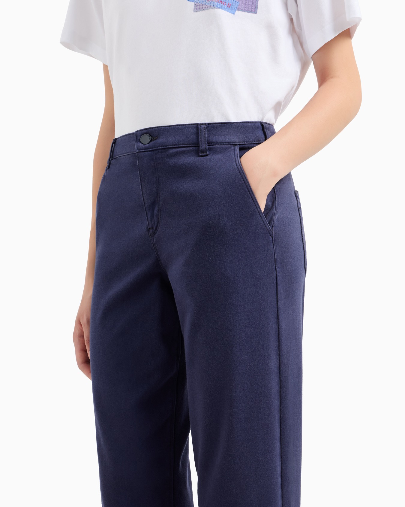 Pantalon J5A taille mi-haute et jambe décontractée en jersey avec arrière en denim Diapositive 4