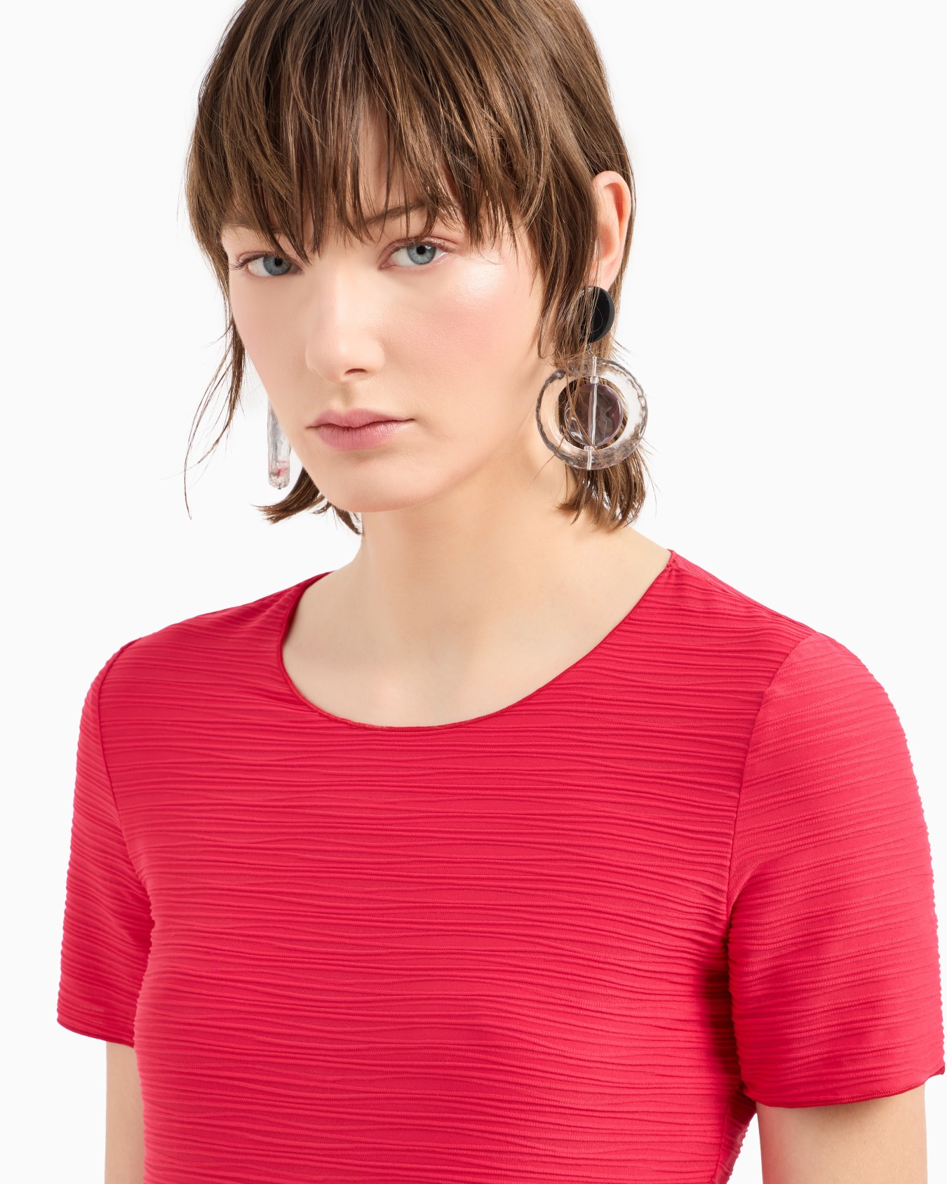 Stretch jersey short-sleeved jumper with an embossed irregular knit Slide 4