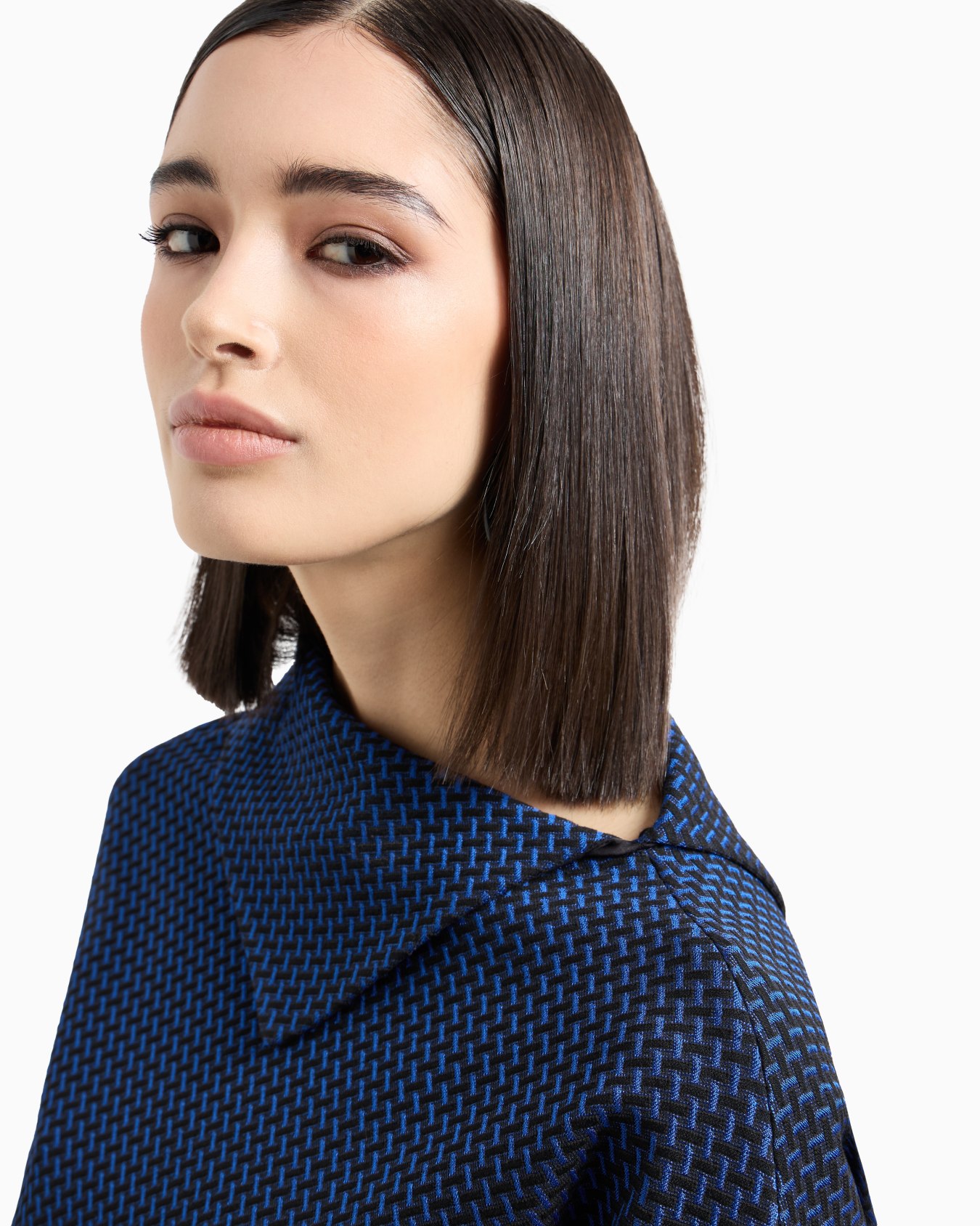 Jumper with a large turned-up collar in viscose jacquard jersey Slide 4