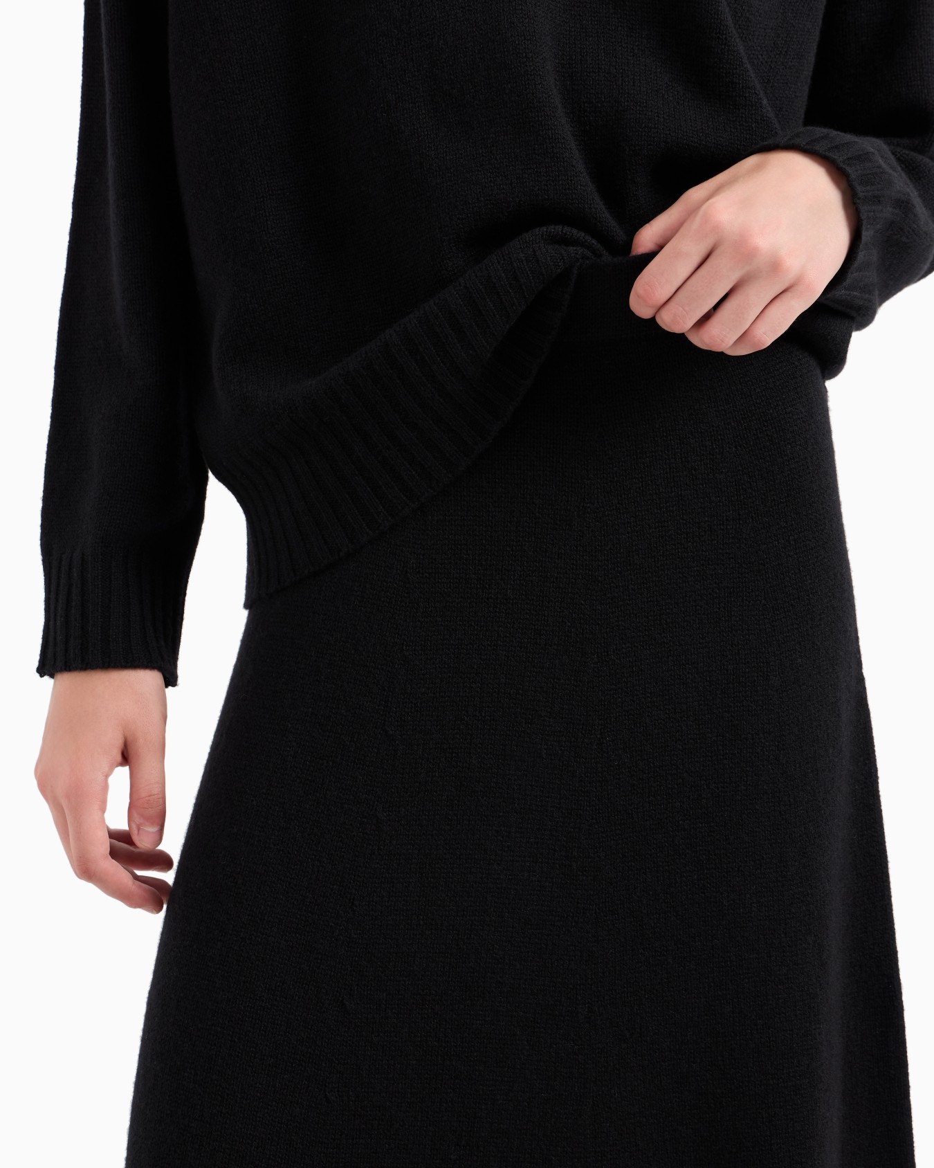 Seamless plain virgin wool midi skirt Slide 4