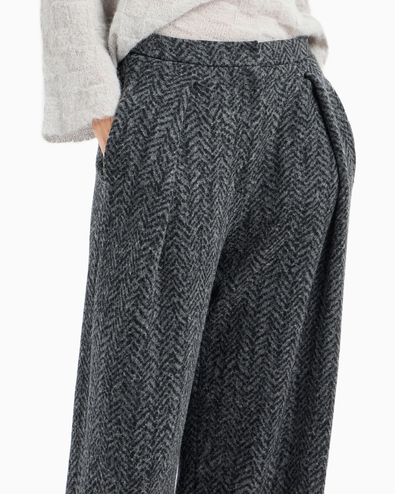 Trousers with pleats, in a wool-blend chevron-motif jacquard Slide 5