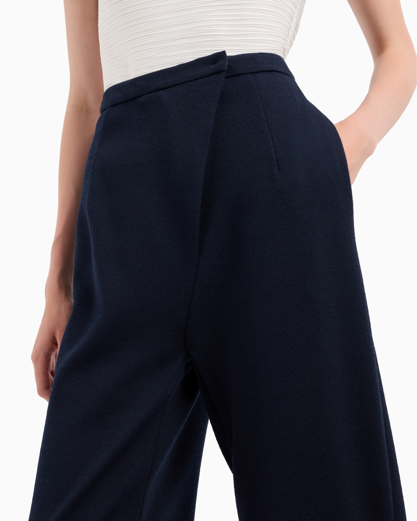 Oval-leg trousers in textured jersey with an off-centre fastening Slide 4