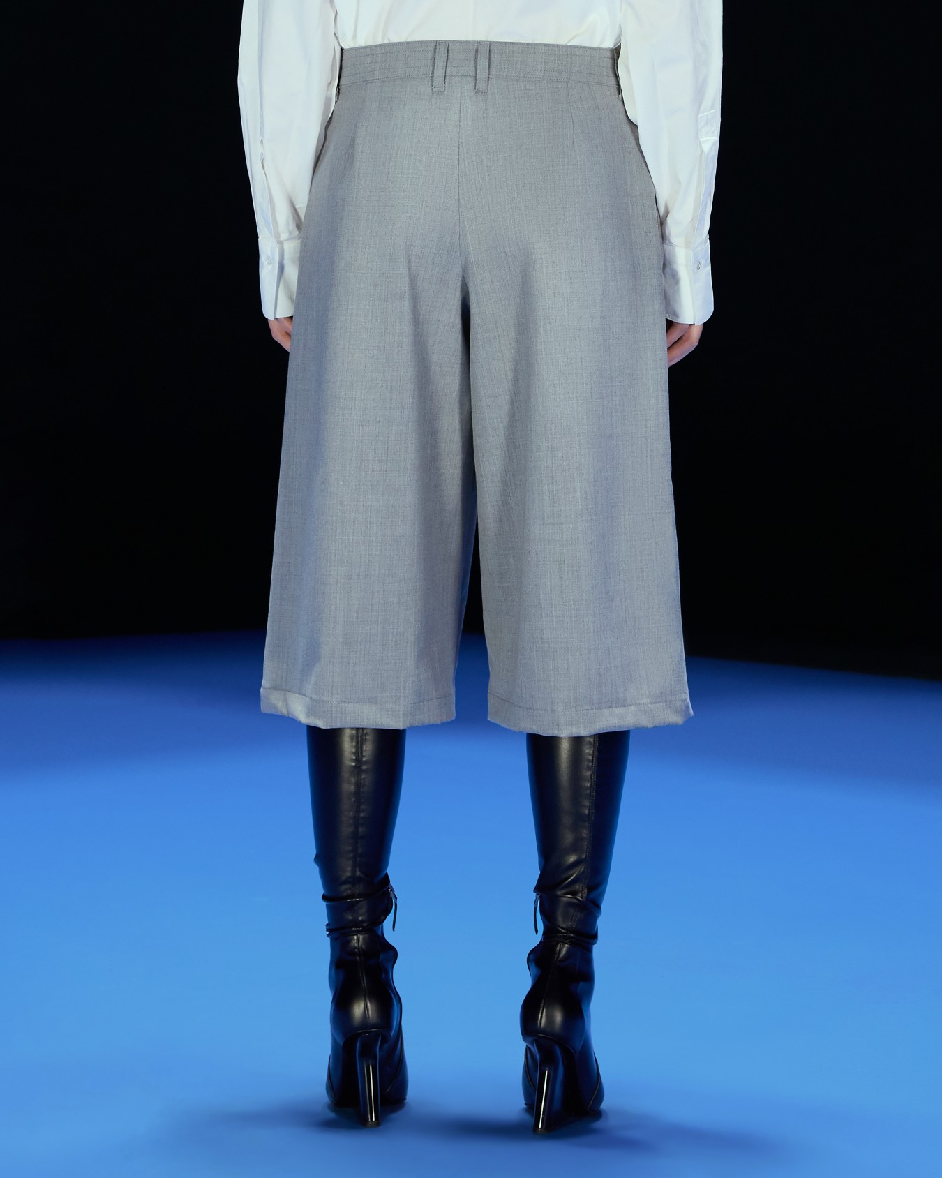 Bermuda con pinces in misto lana Capsule Black Blue ASV Slide 3