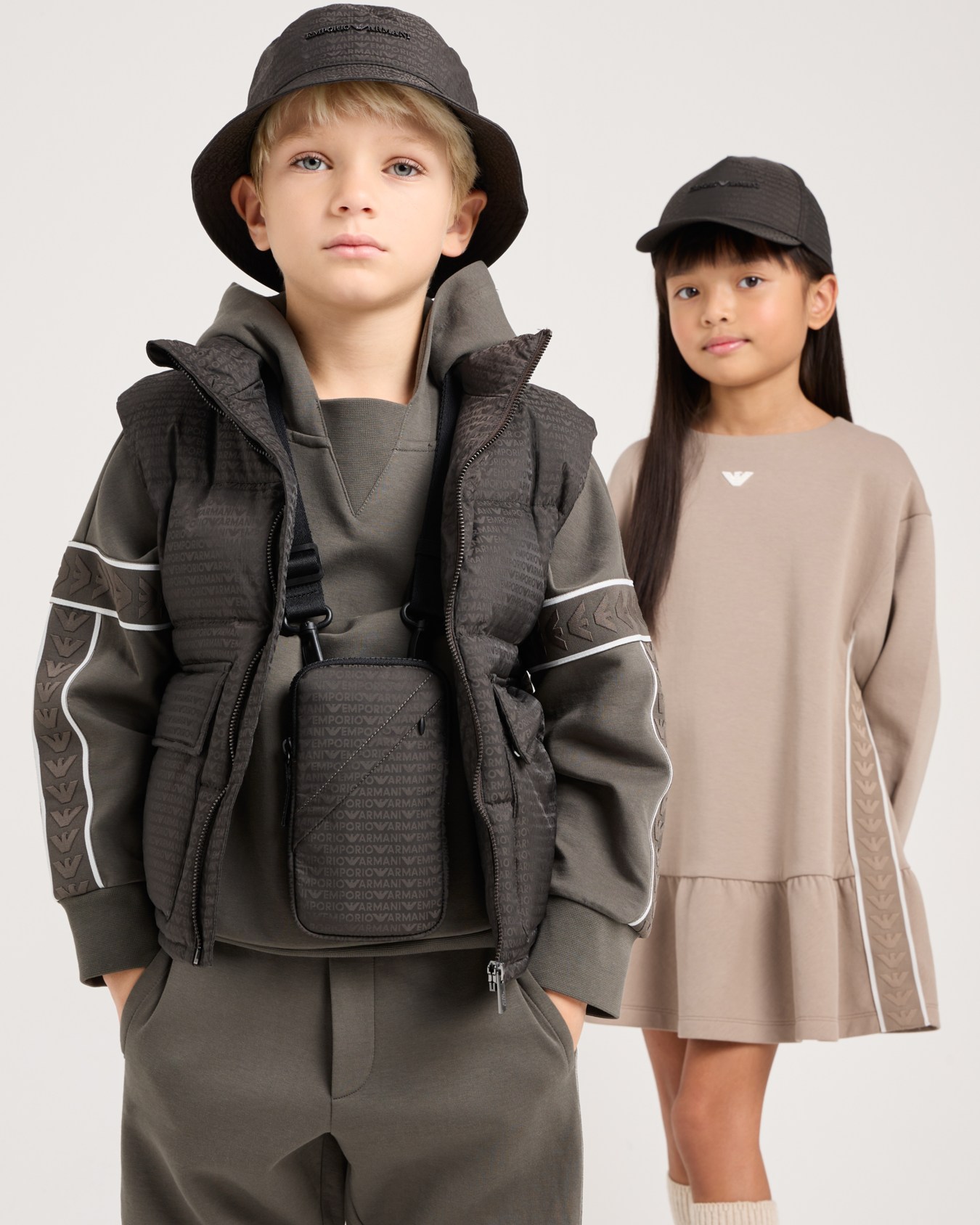 Oversize-Sweatshirt aus doppellagigem Jersey mit Logoband Folie 3