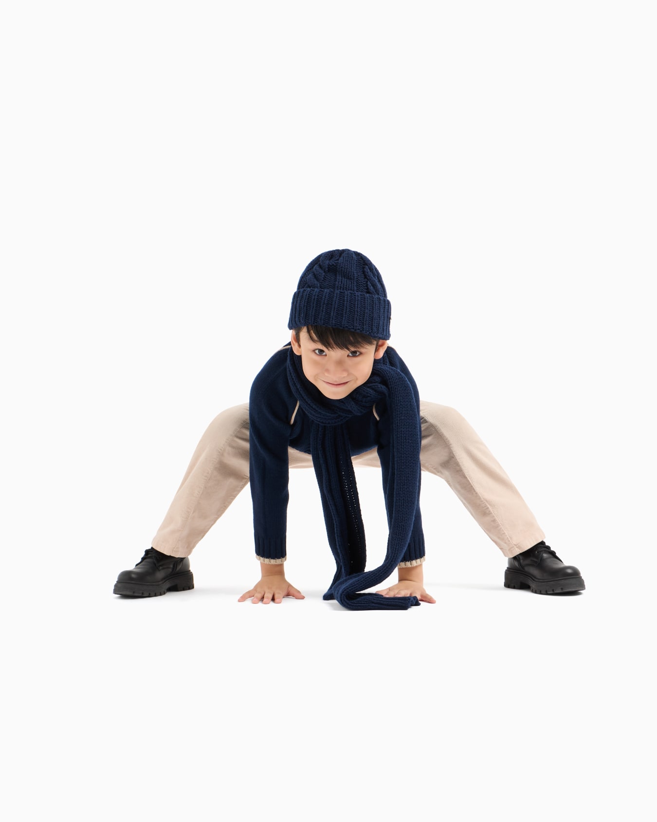 Virgin wool-blend jumper with oversized eagle intarsia Slide 5