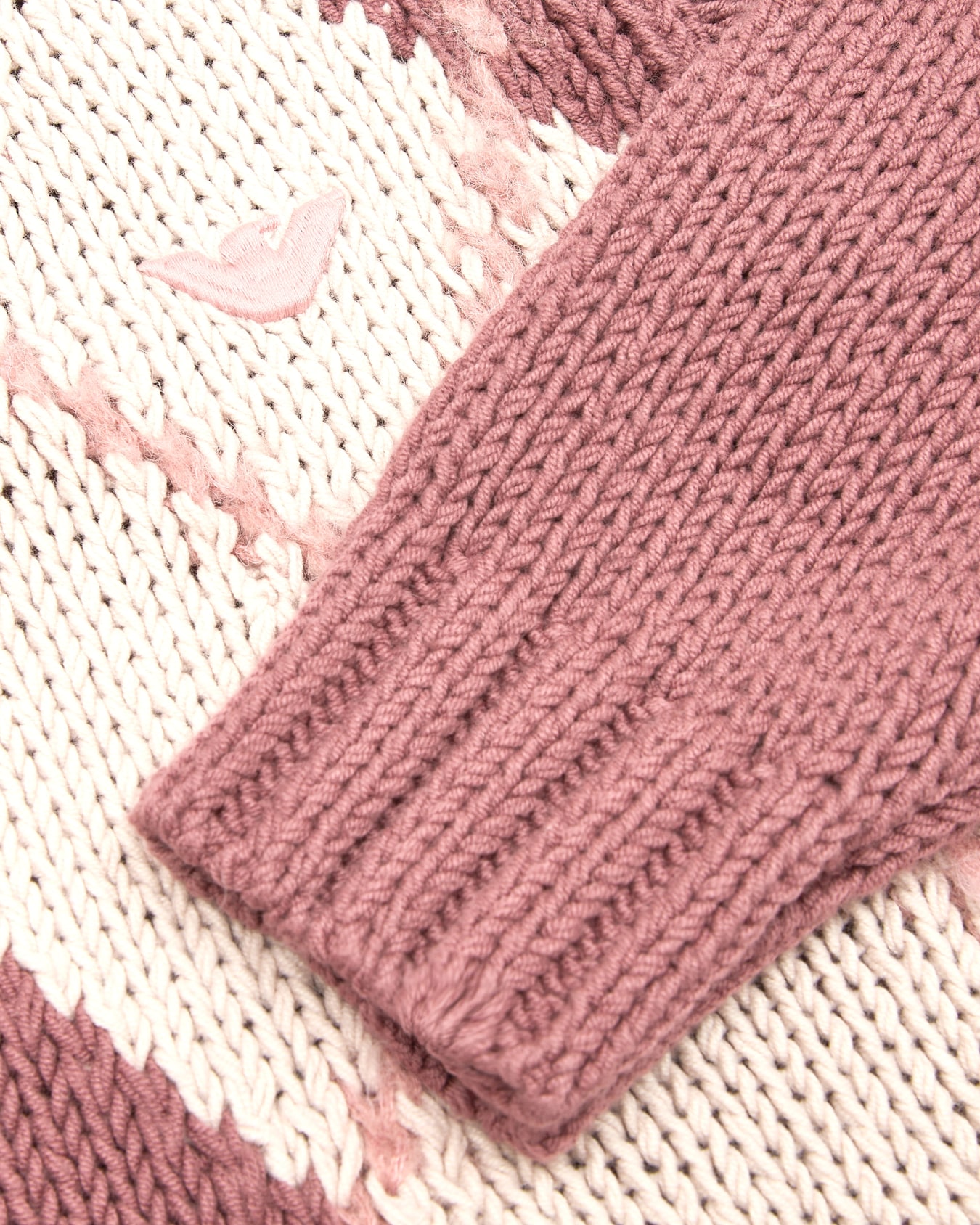 Strickjacke mit V-Ausschnitt und Maxi-Rautenmuster Folie 1