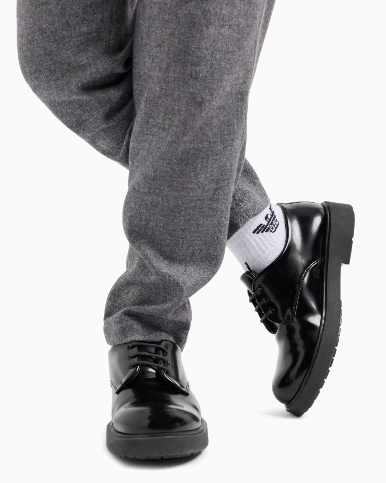 Pantalones con cordón en la cintura en mezcla de lana con parche de escudo con logotipo Diapositiva 4