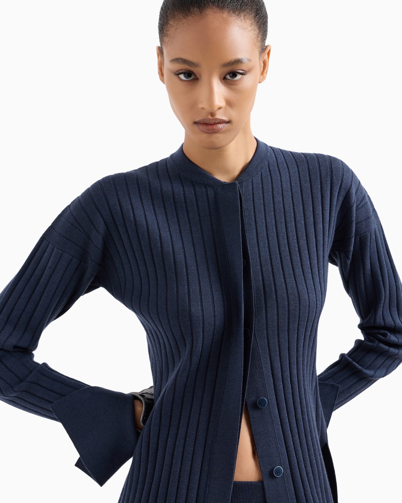 Long, ribbed wool cardigan Slide 5
